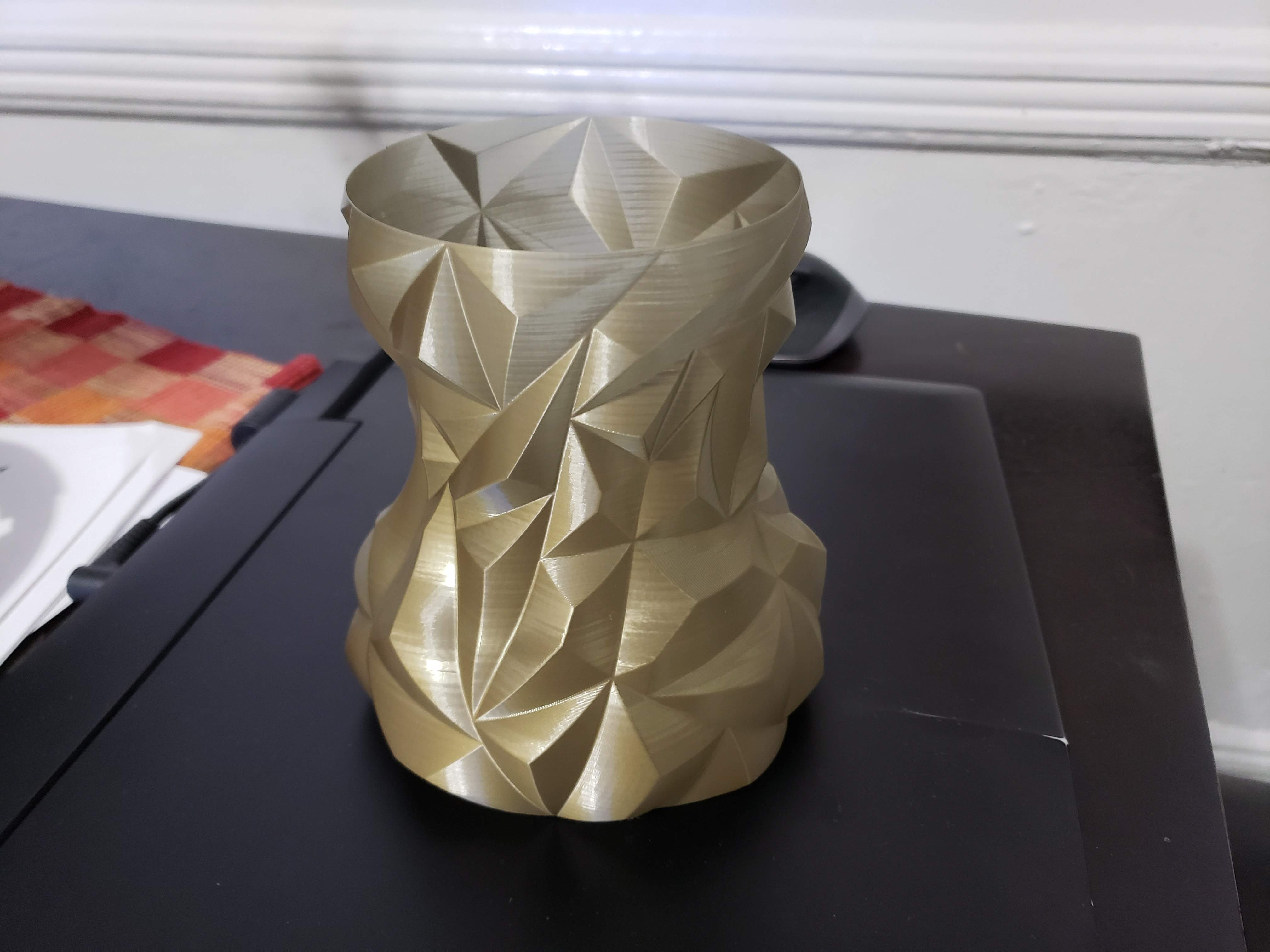 Miniatura 2 do modelo 3D Rounded Faceted Vase