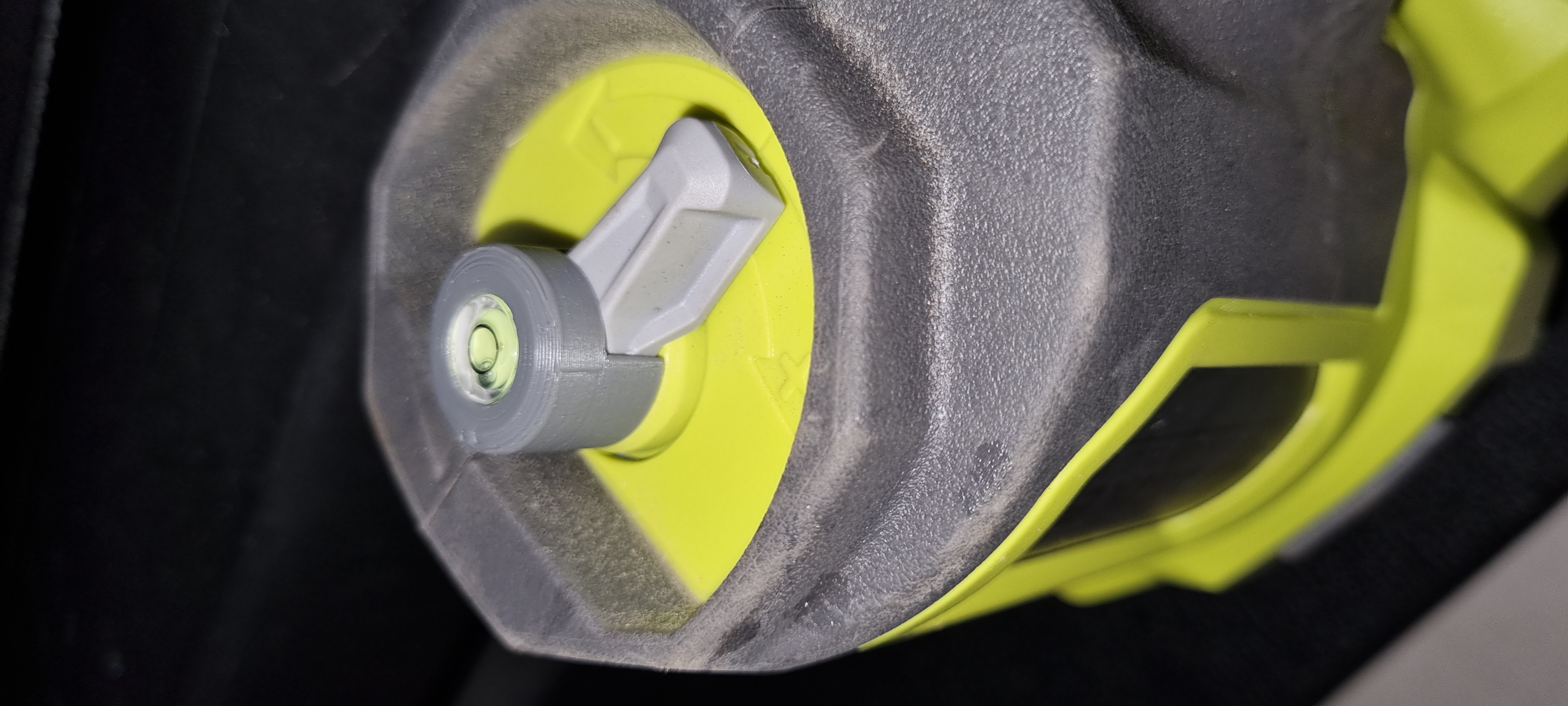 Miniatura 4 do modelo 3D Ryobi Brad Nailer Bubble Level Mount