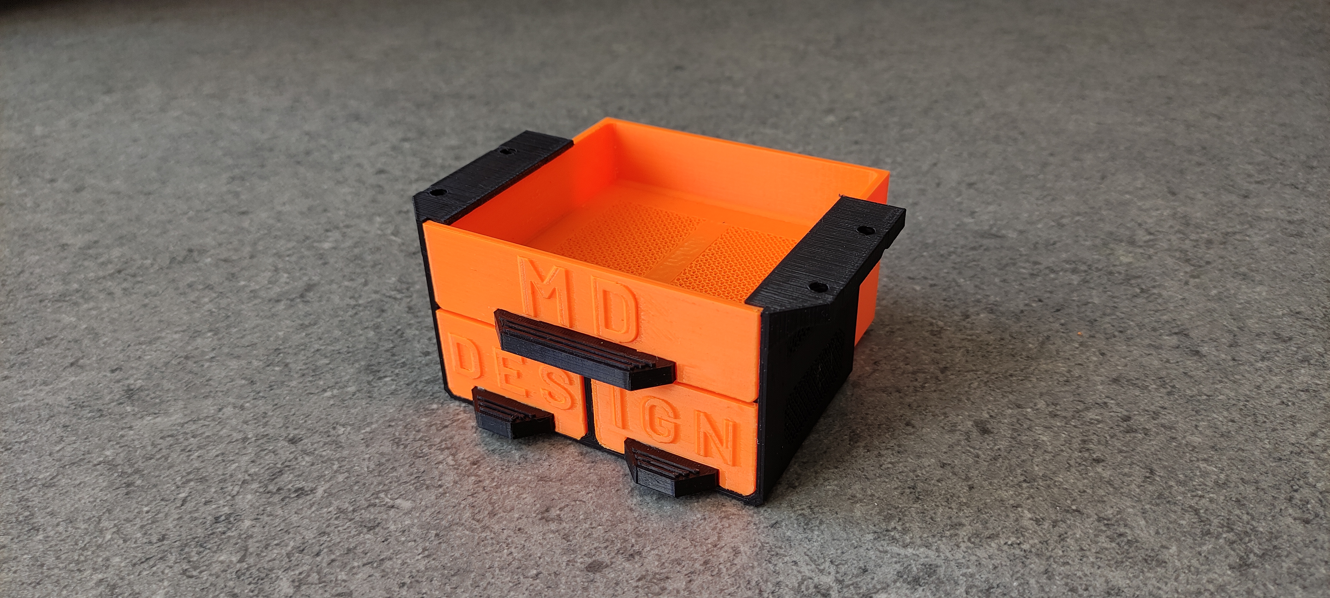 Miniatura 4 do modelo 3D Under Table Drawer Design