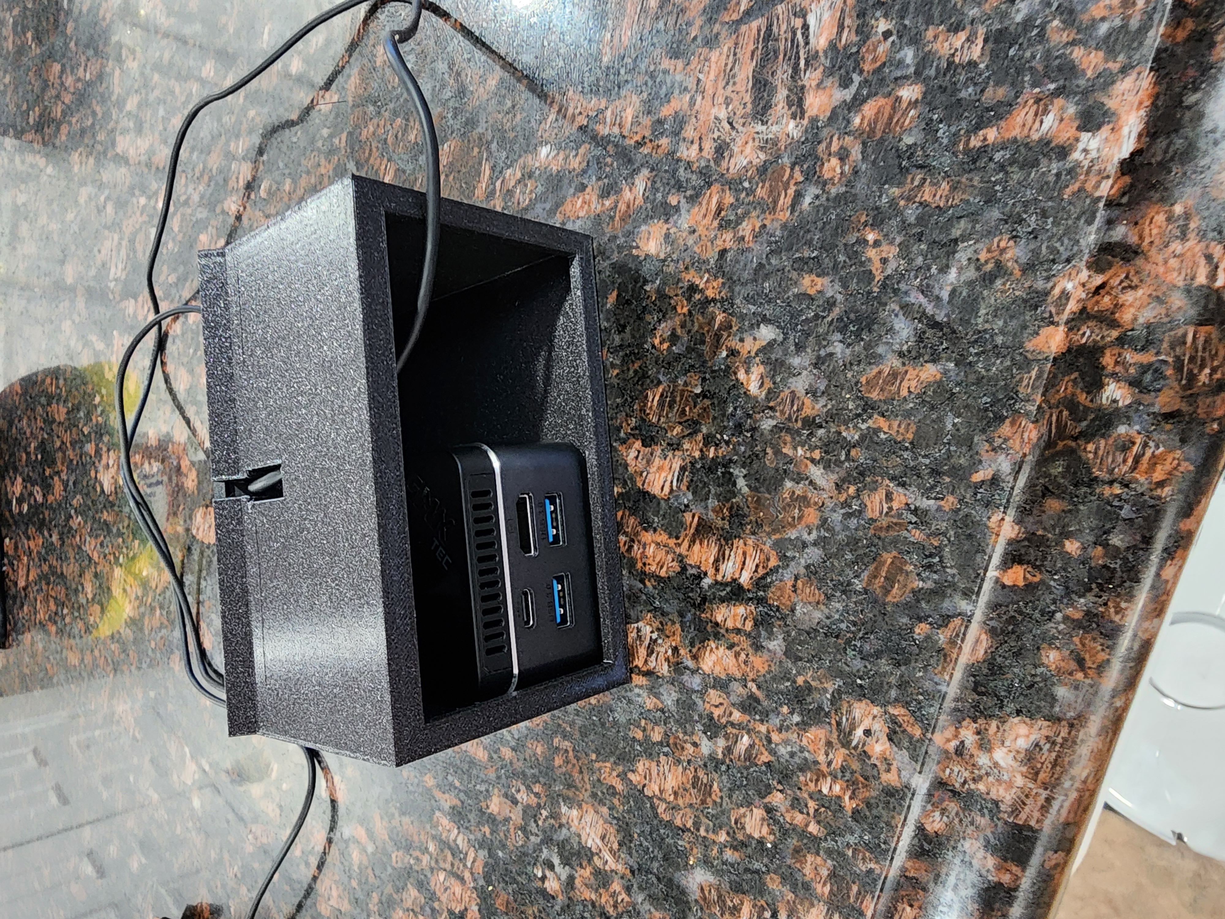 Miniatura 5 do modelo 3D Stream Deck and Mini PC Stand