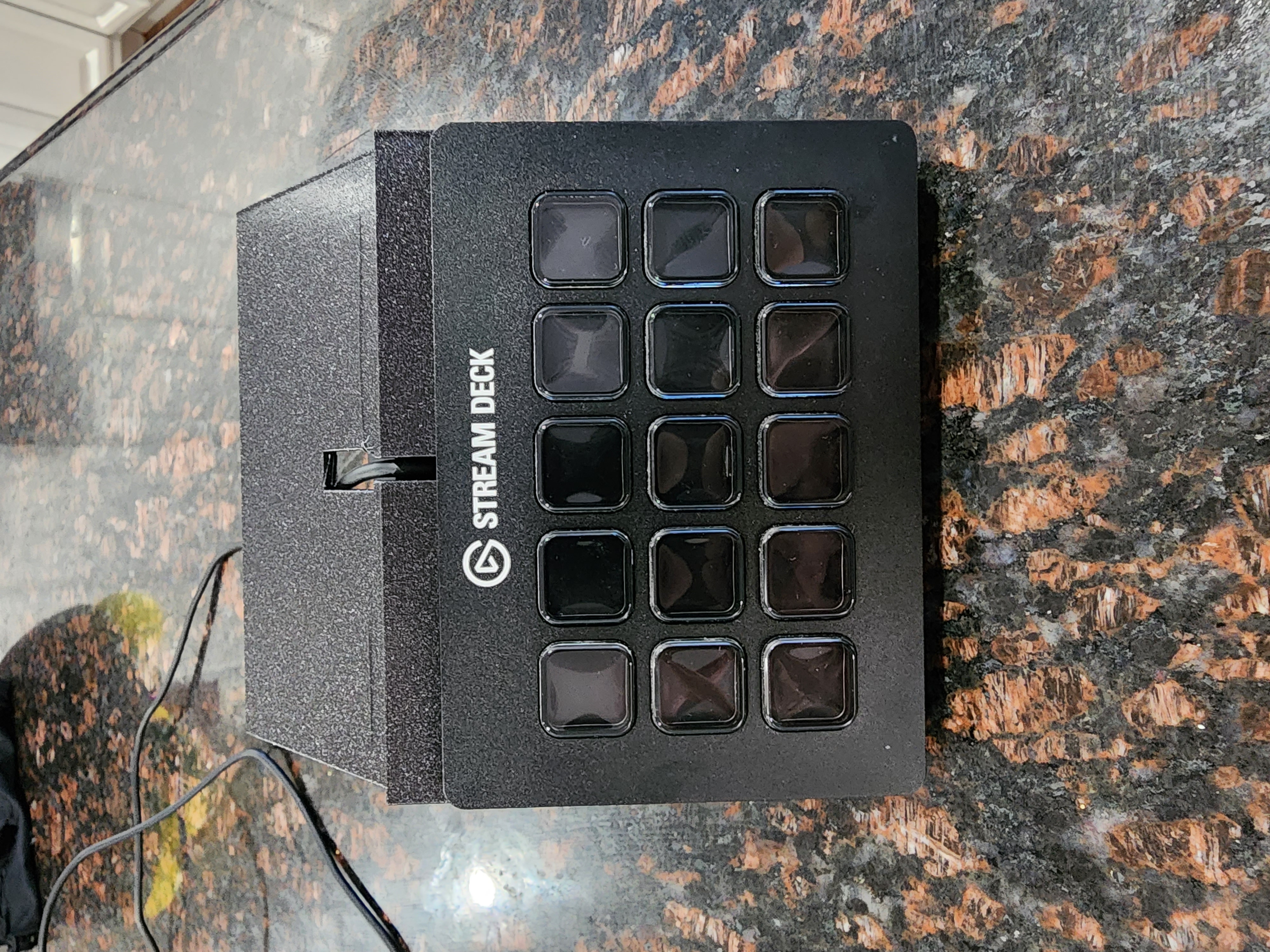 Miniatura 2 do modelo 3D Stream Deck and Mini PC Stand