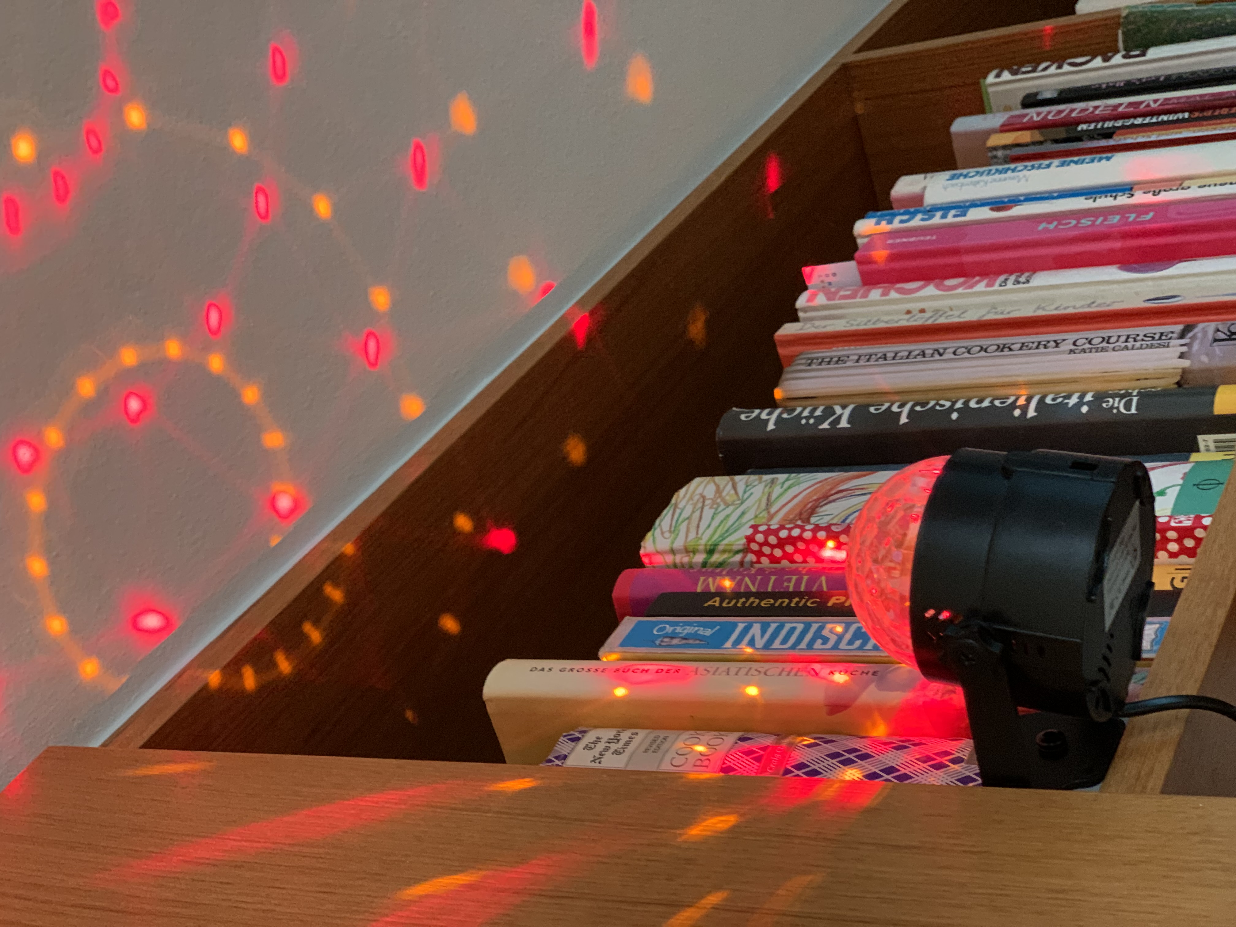 mini "Disco Light" bookshelf mount
