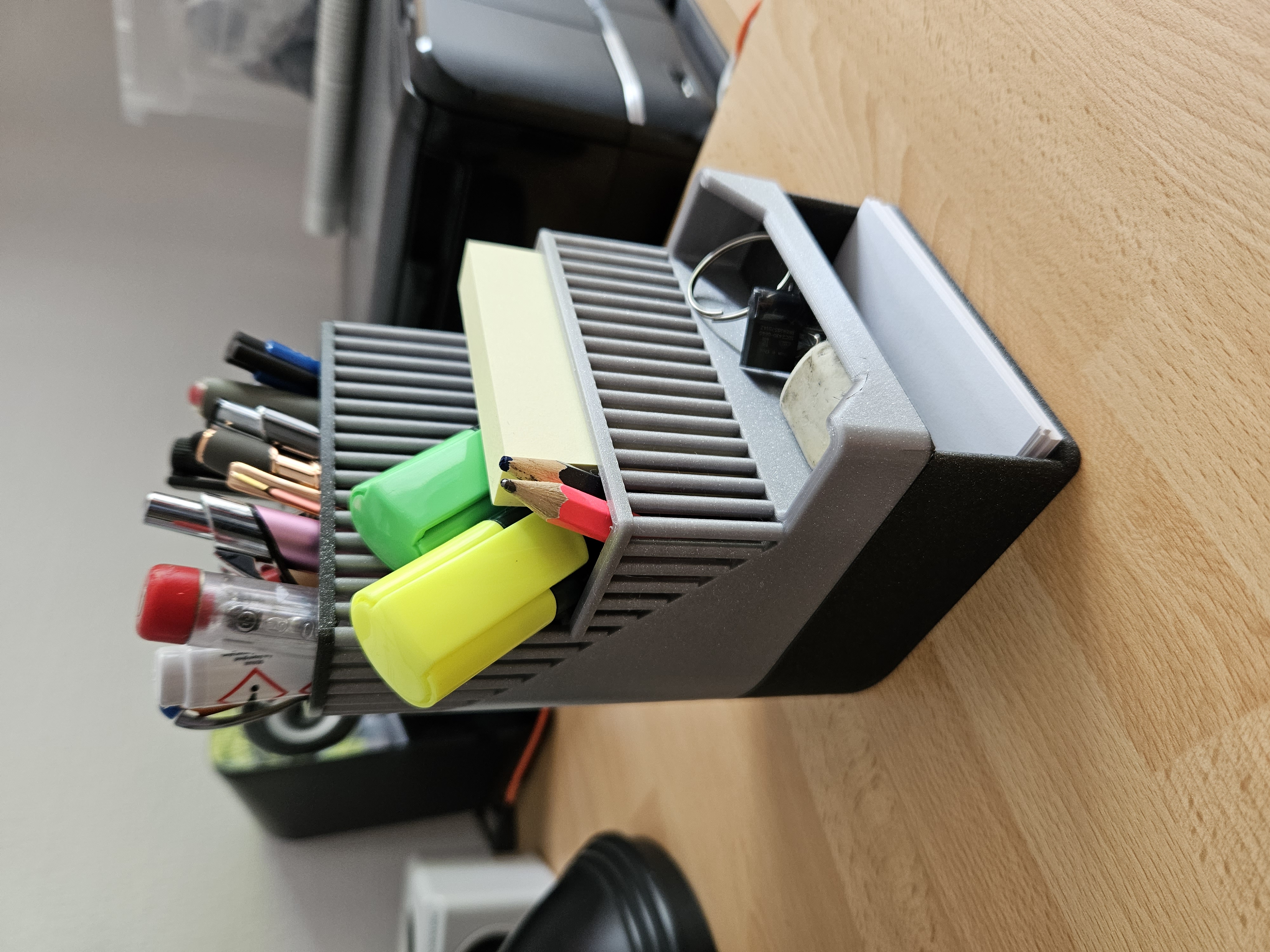 Miniatura 5 do modelo 3D Pen holder with note box