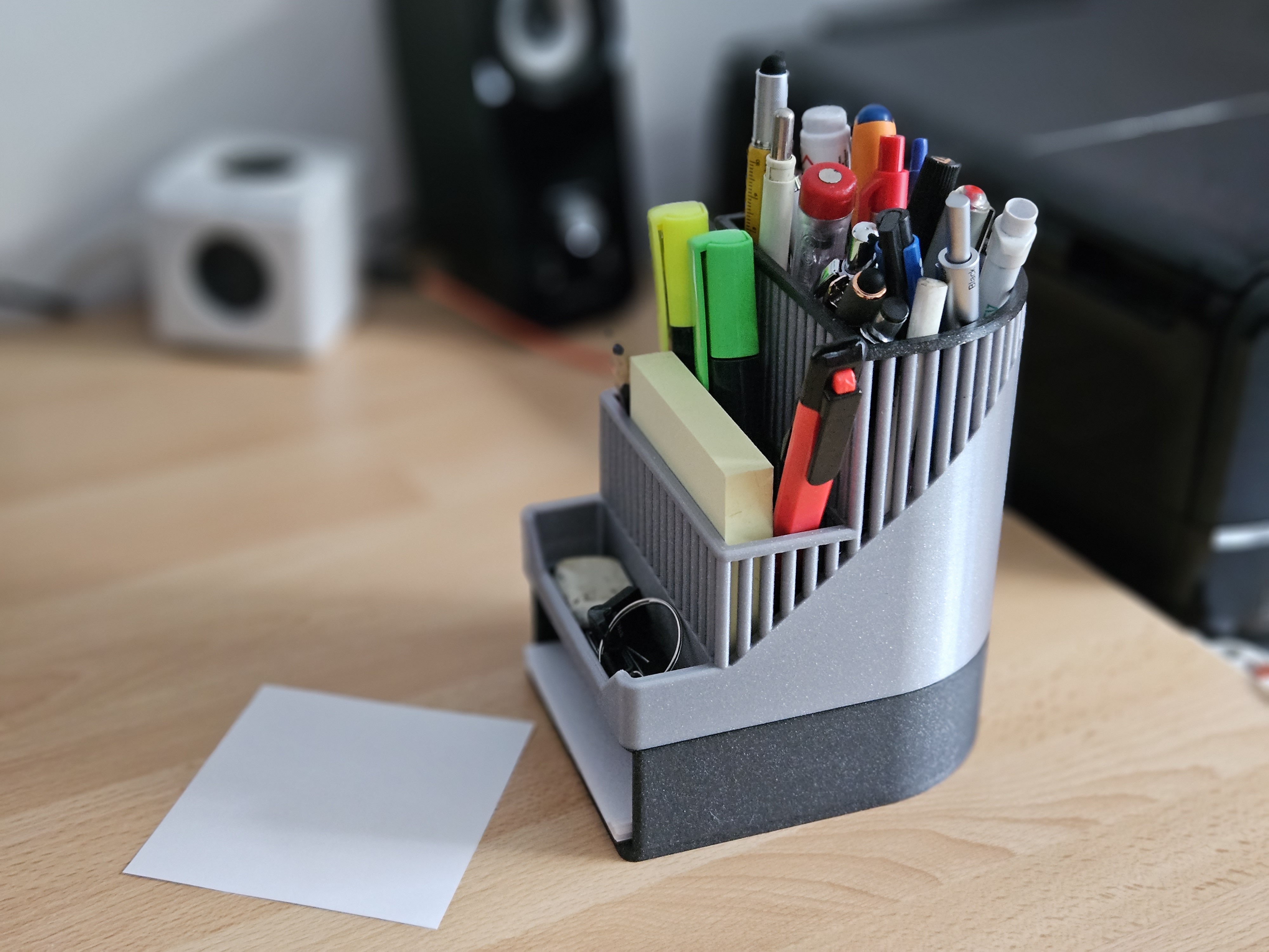 Pen holder with note box