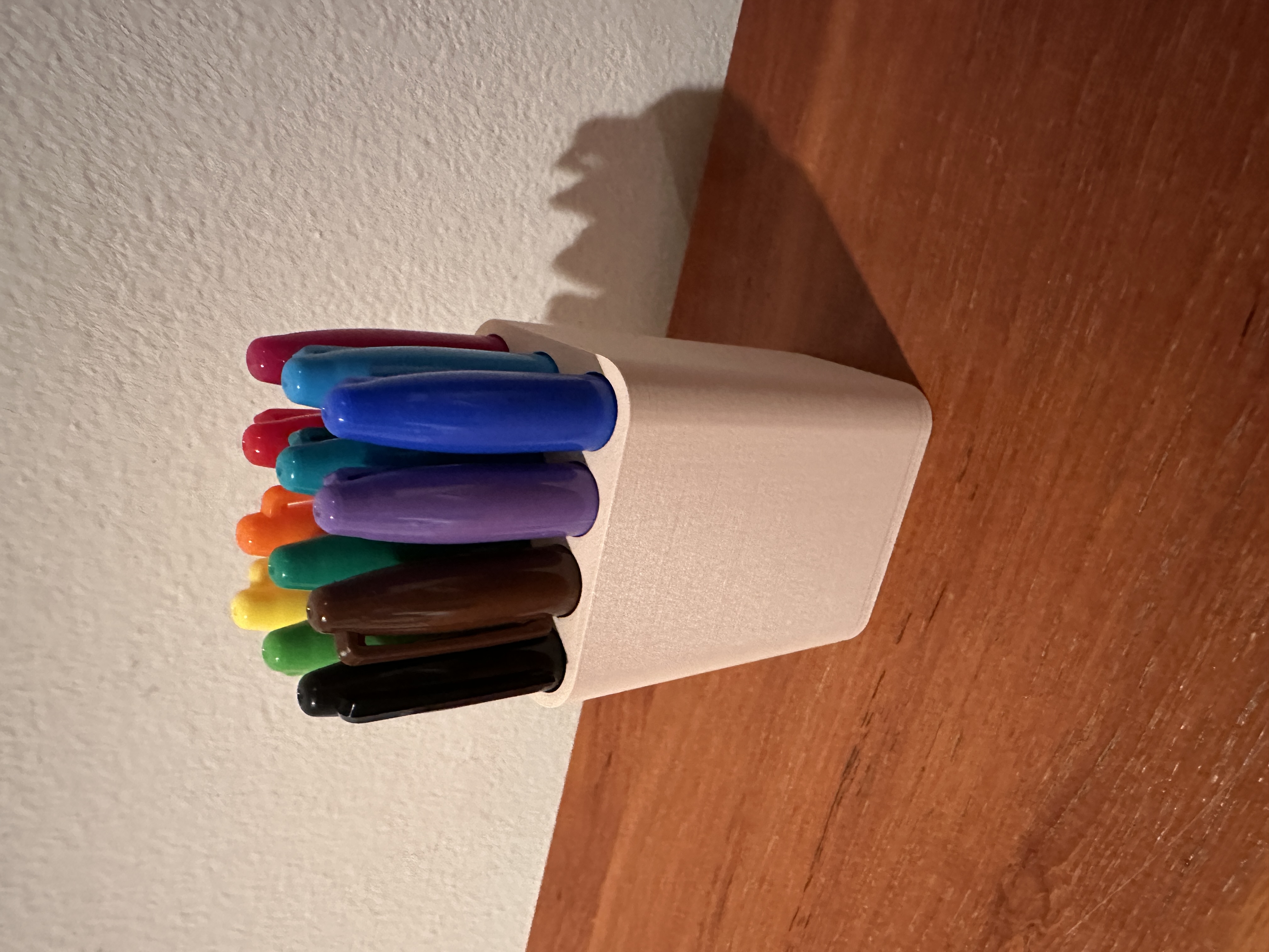 Customizable Marker Container by erikringwalters Download free STL