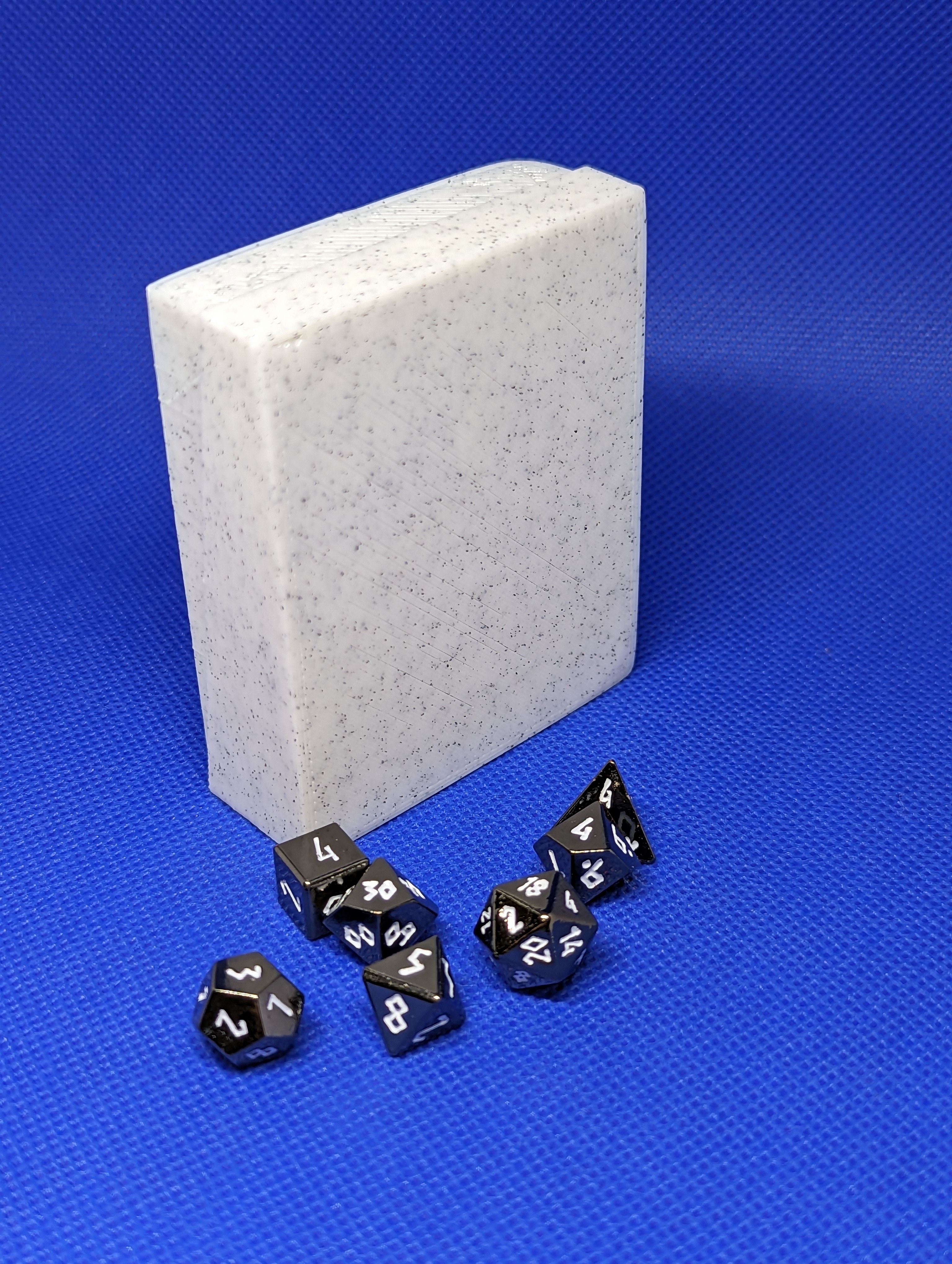 Miniatura 2 do modelo 3D Compact Dice Tower