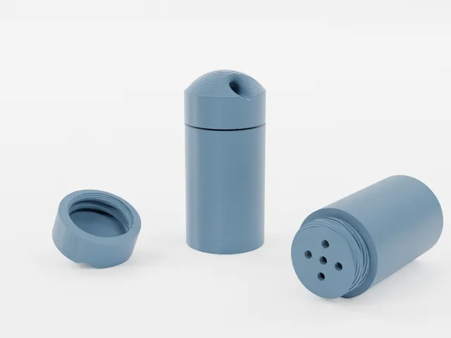 Salt shaker / pepper shaker
