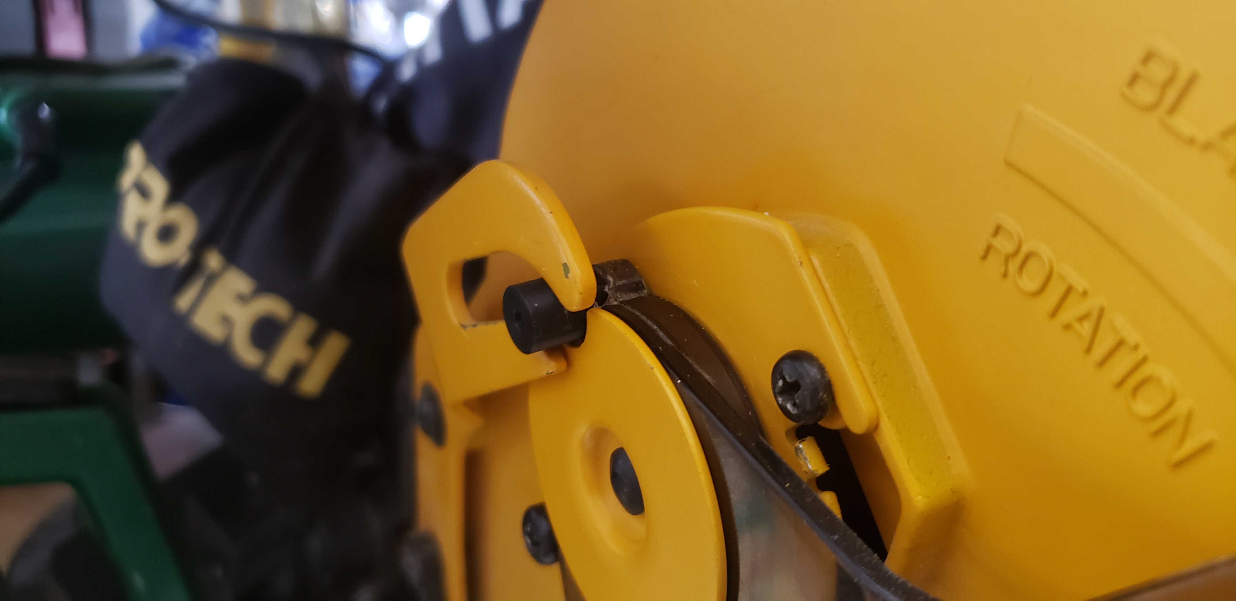 Dewalt Miter Saw Blade Guard Post by Cyclimbo Download free STL model