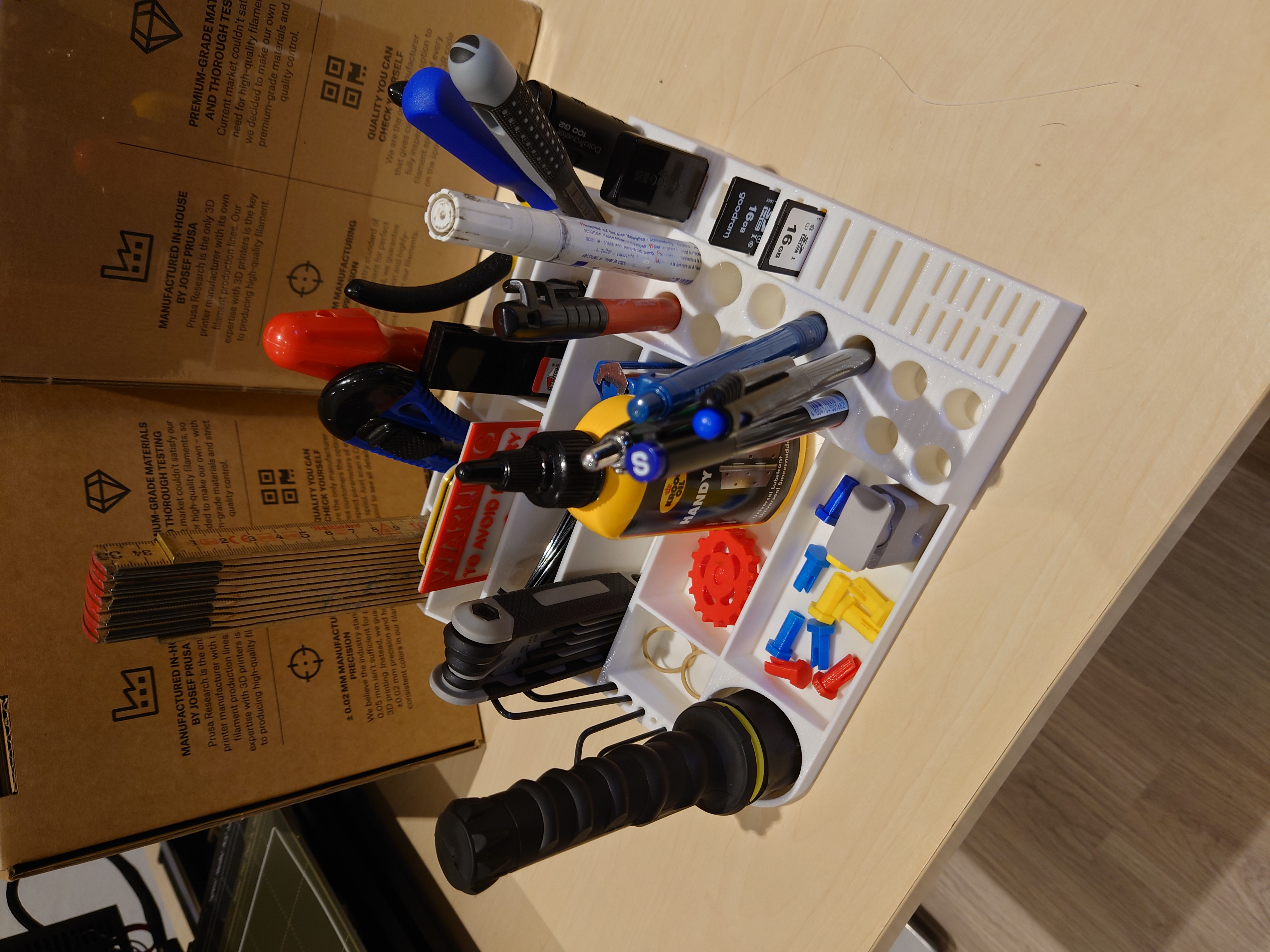 Desktop organizer