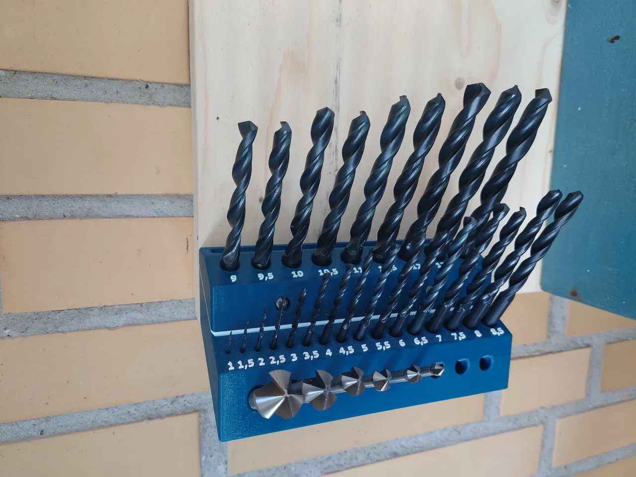 Free STL file Pegboard mount for Black&Decker Matrix Drill set