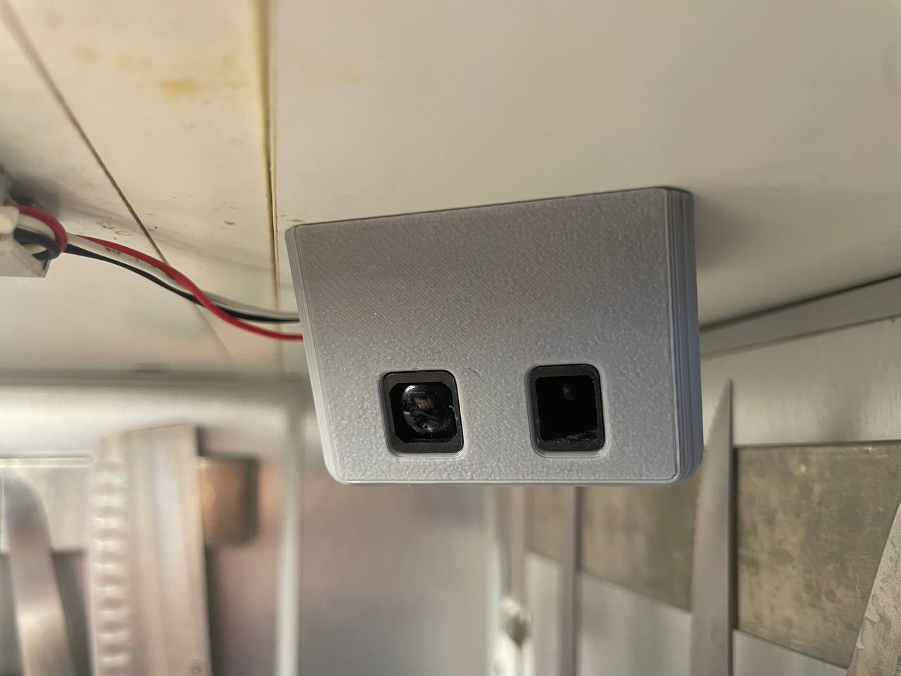 Kitchen light SHARP 2Y0A02 distance sensor mount