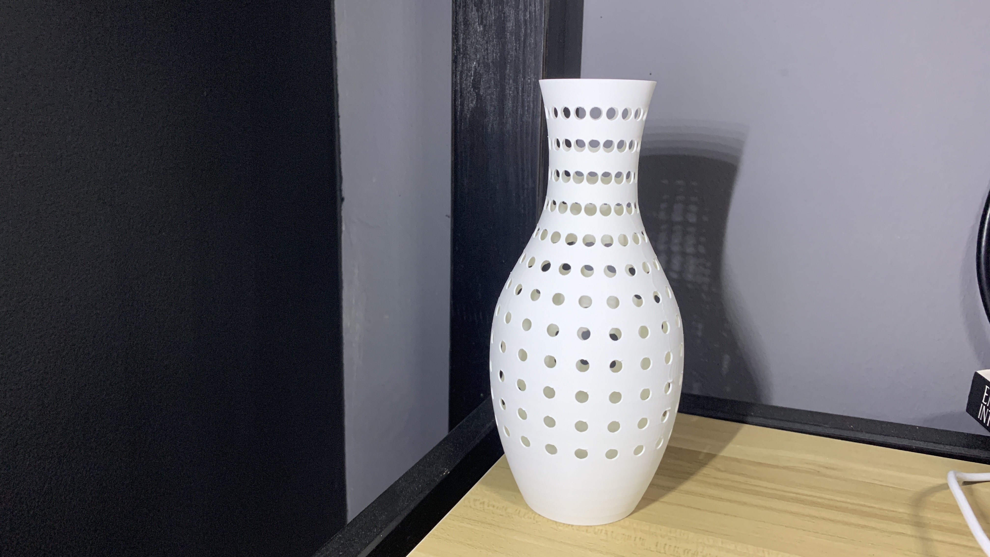 Circular minimalist vase