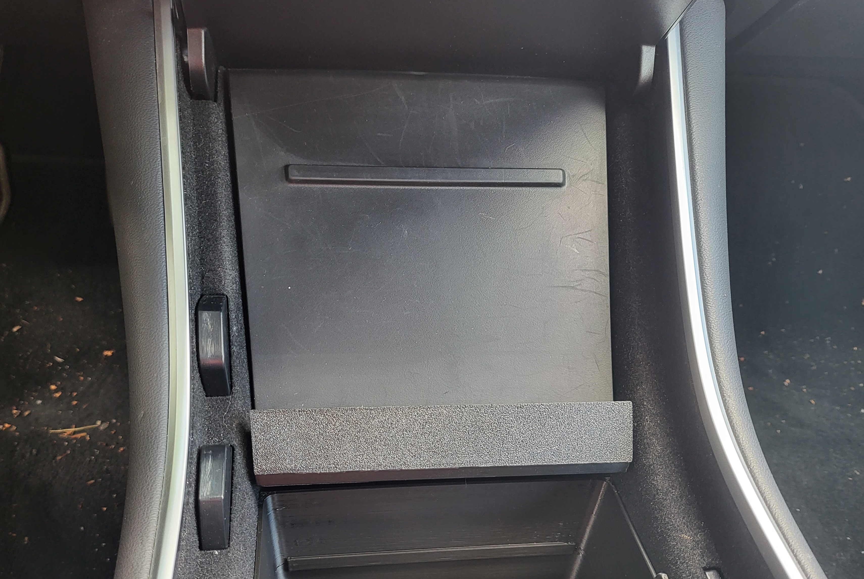 Tesla Model 3 2019 phone holder piece for Samsung Galaxy Fold or any other thick phone.