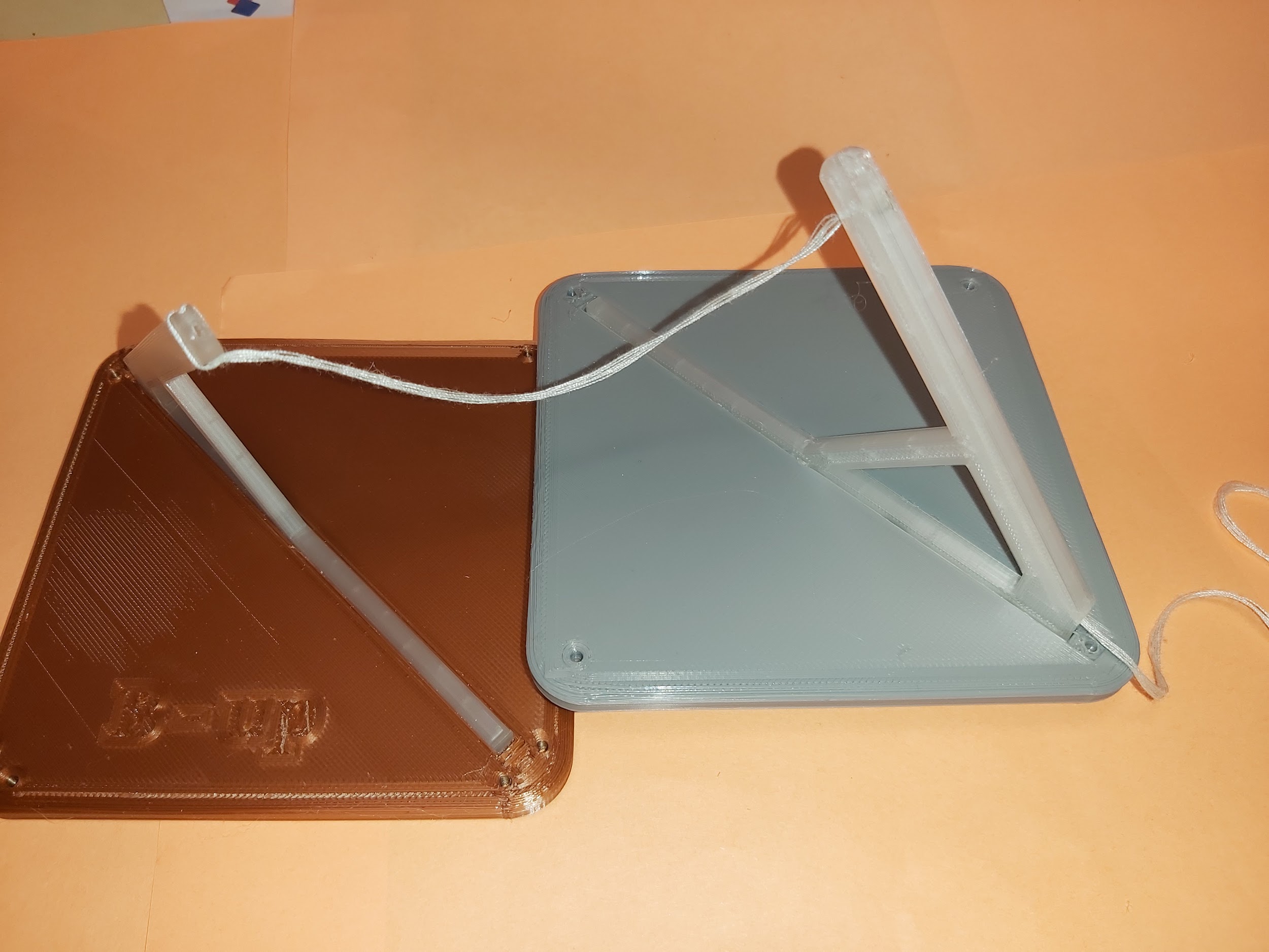 Miniatura 4 do modelo 3D Impossible Table with hide tension