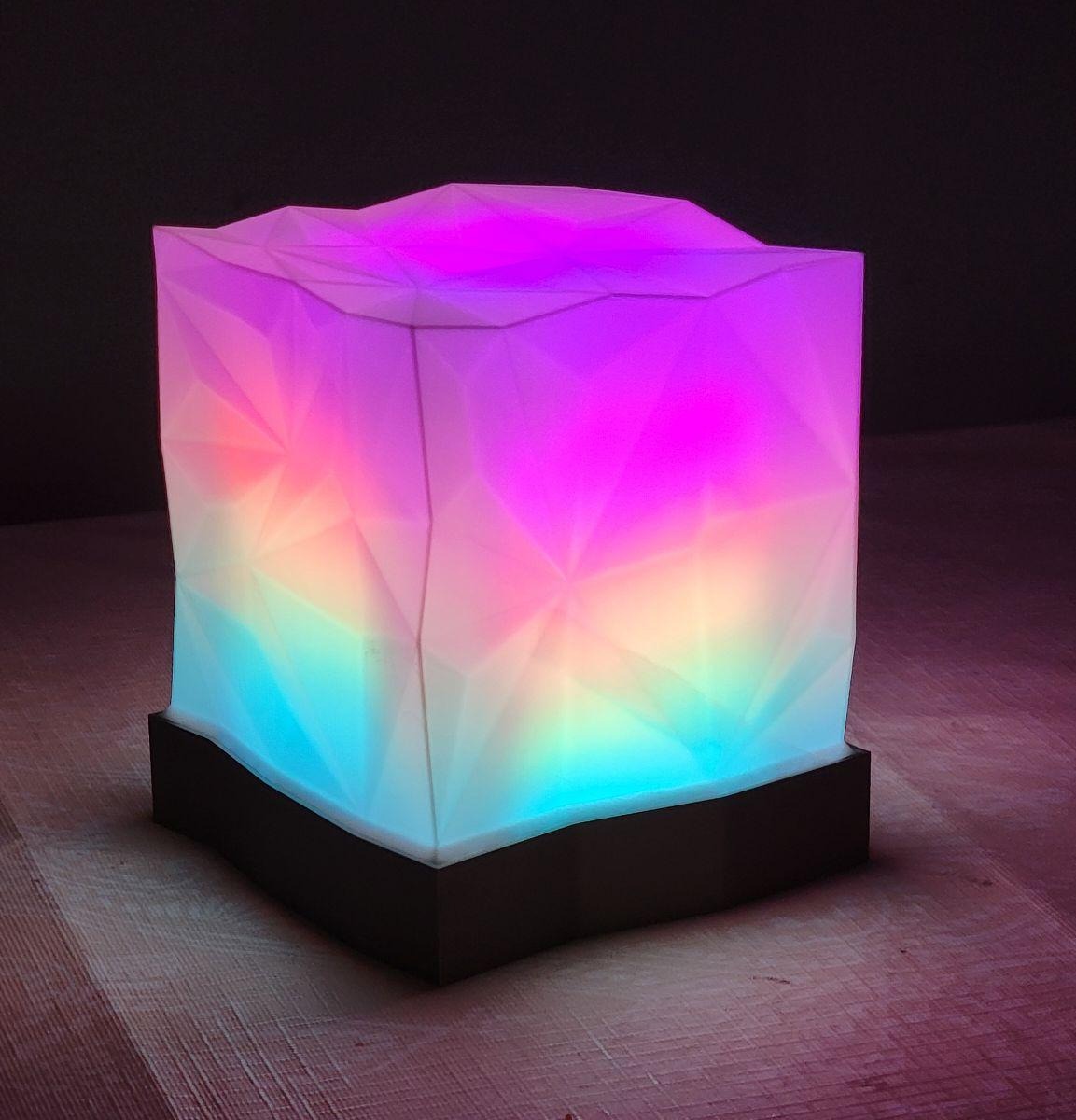 Hi-Poly Cube Lamp - Magnet Remix
