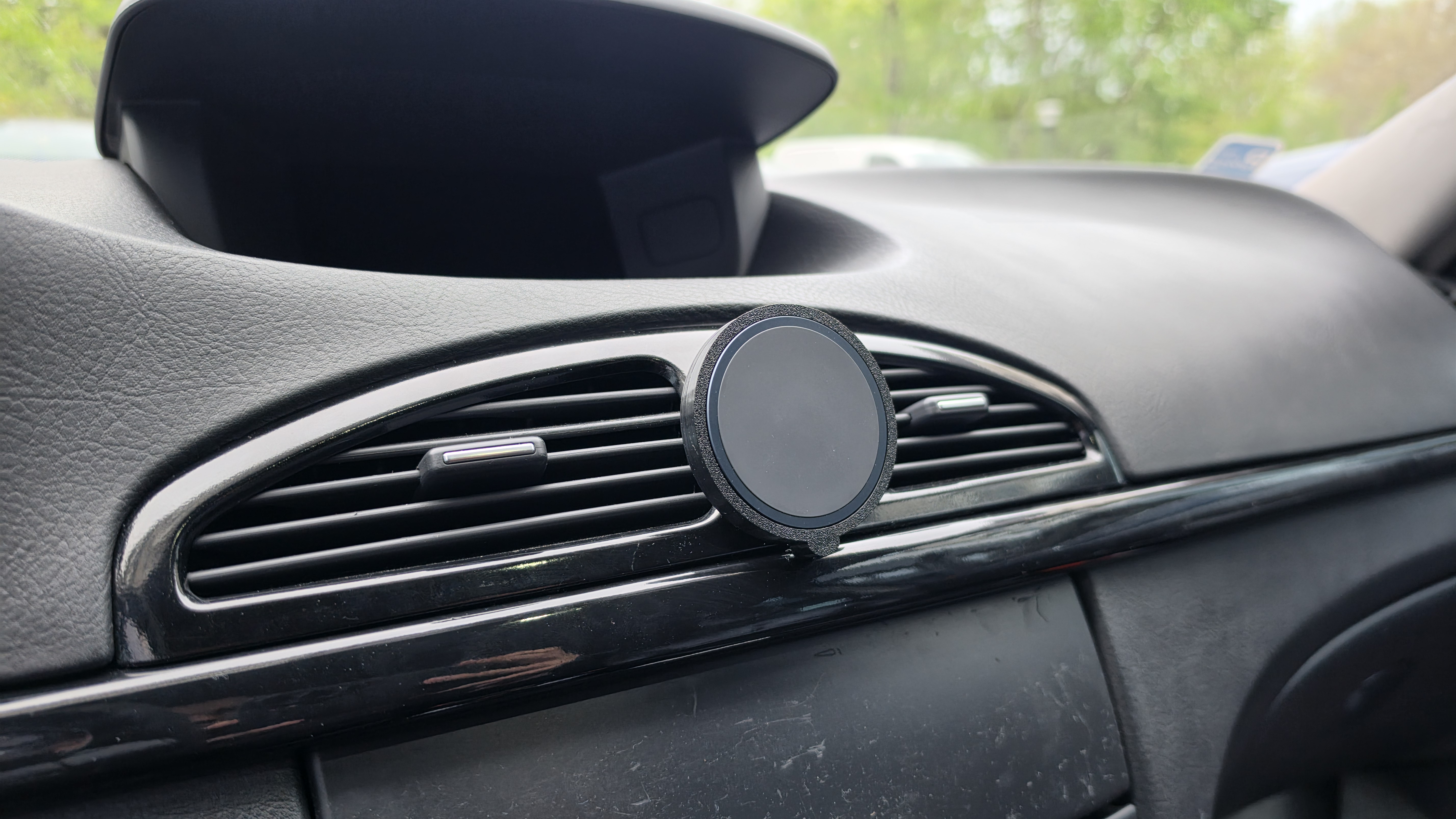 MagFit / MagSafe mount for Renault Laguna II