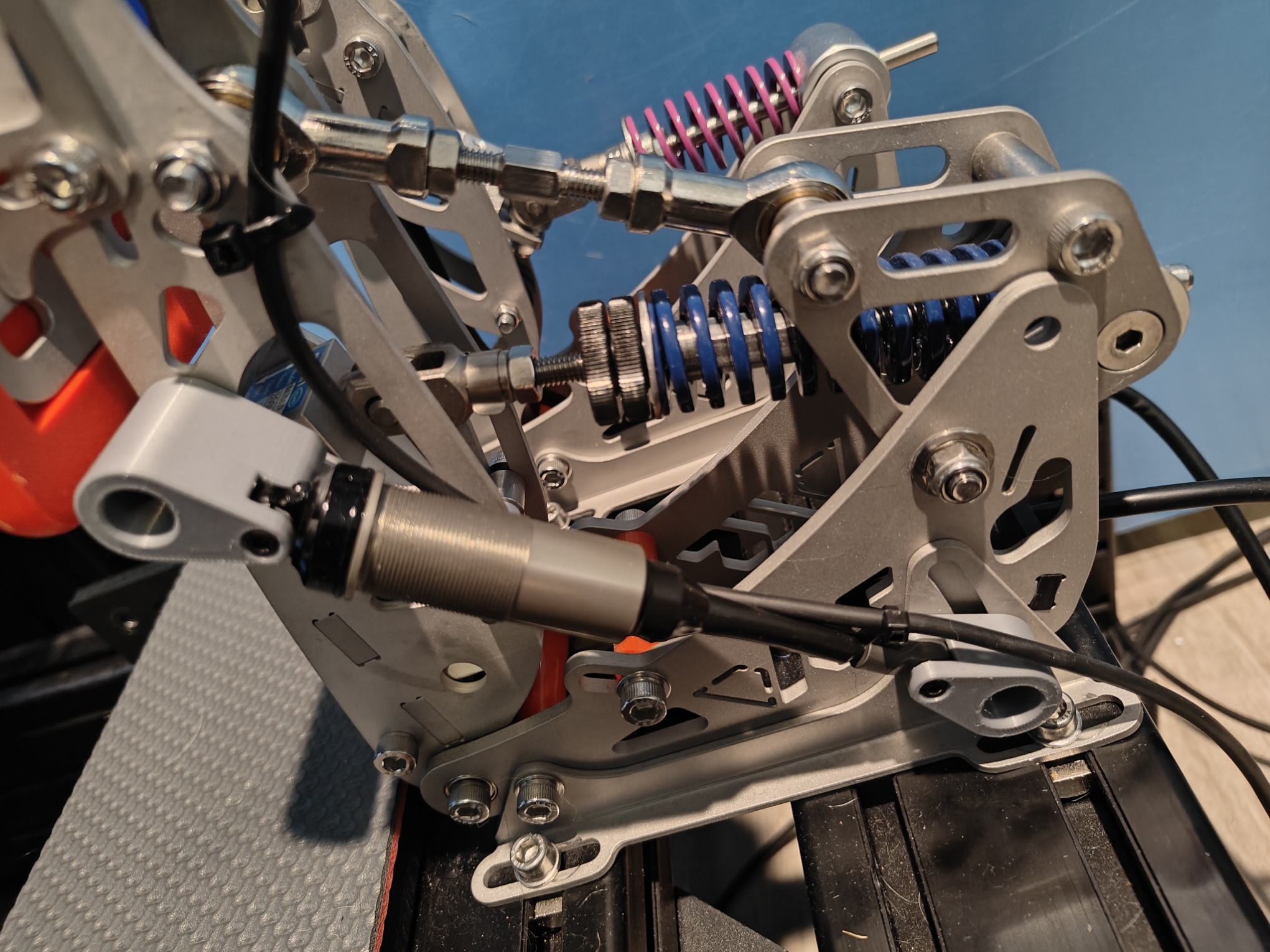 Associated RC8B4 Shock Mounts for VRS DFP Pedals