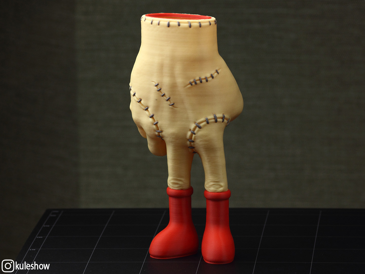 Thing in Red Boots, Pencil Holder