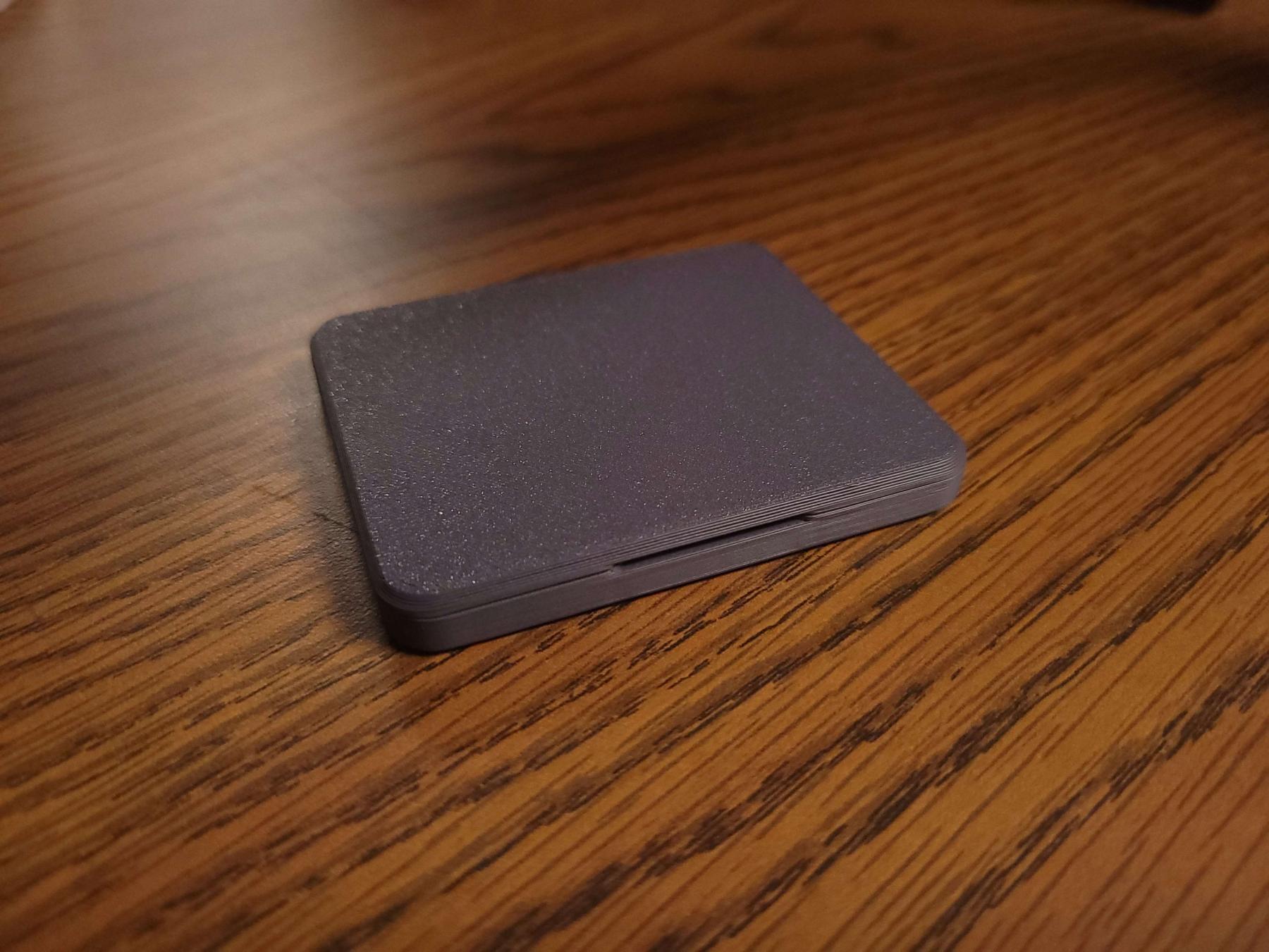 Miniatura 2 do modelo 3D Modular and Discrete SD/MicroSD card Case.