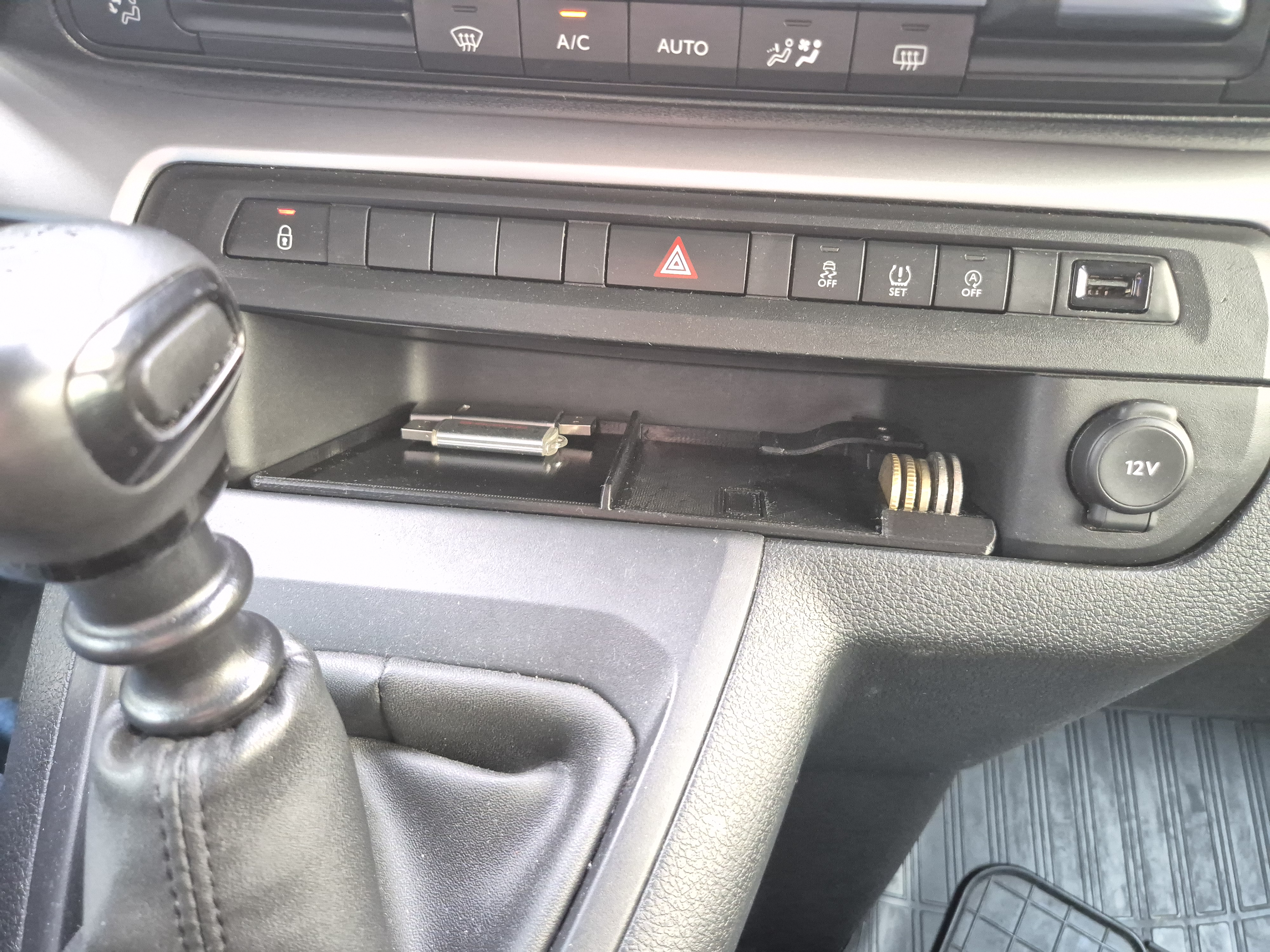 Citroen Spacetourer V - Ablage/ Handyhalterung Schaltkonsole
