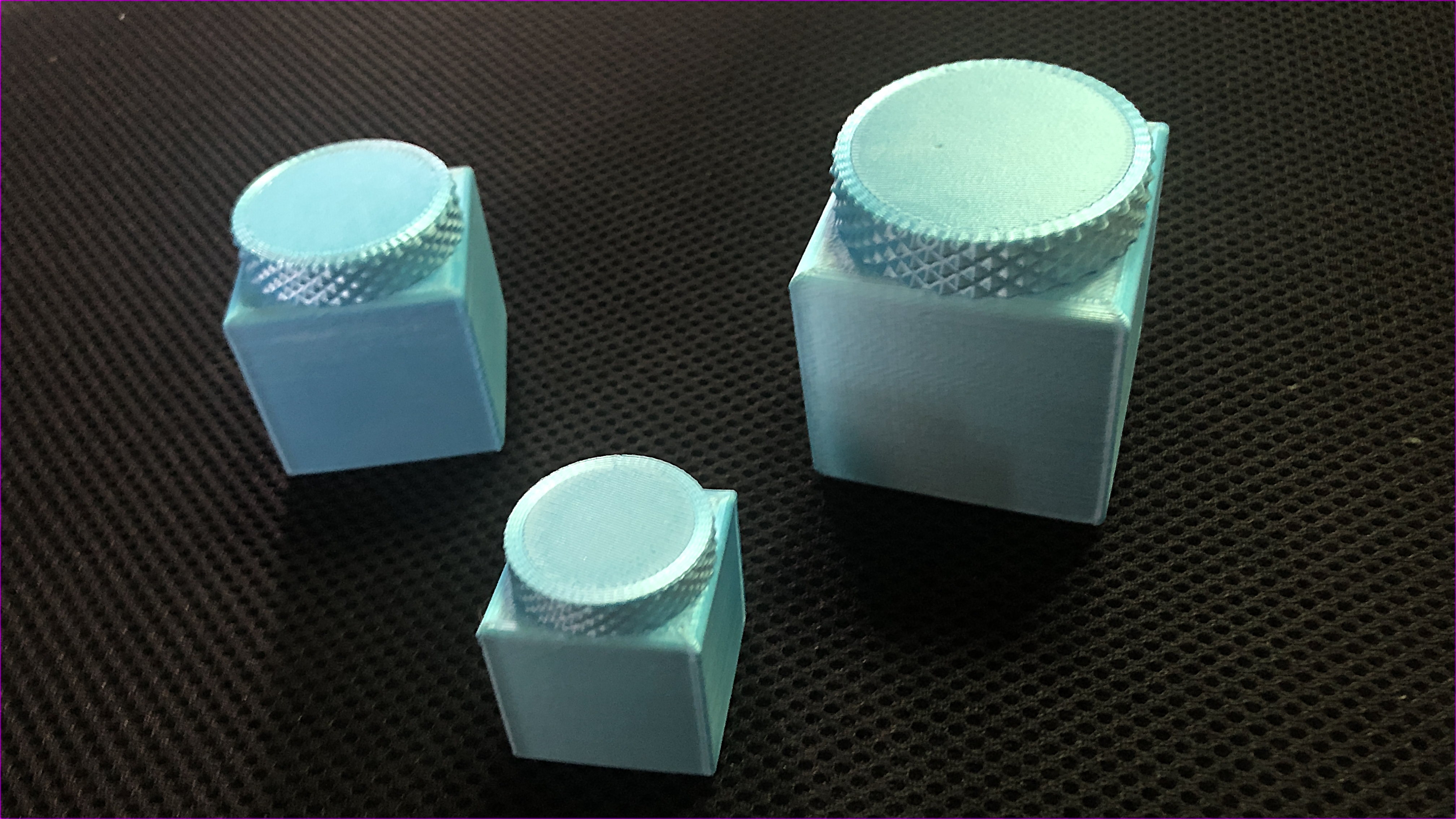 3 Cube-Box with Knurled Screw Lid