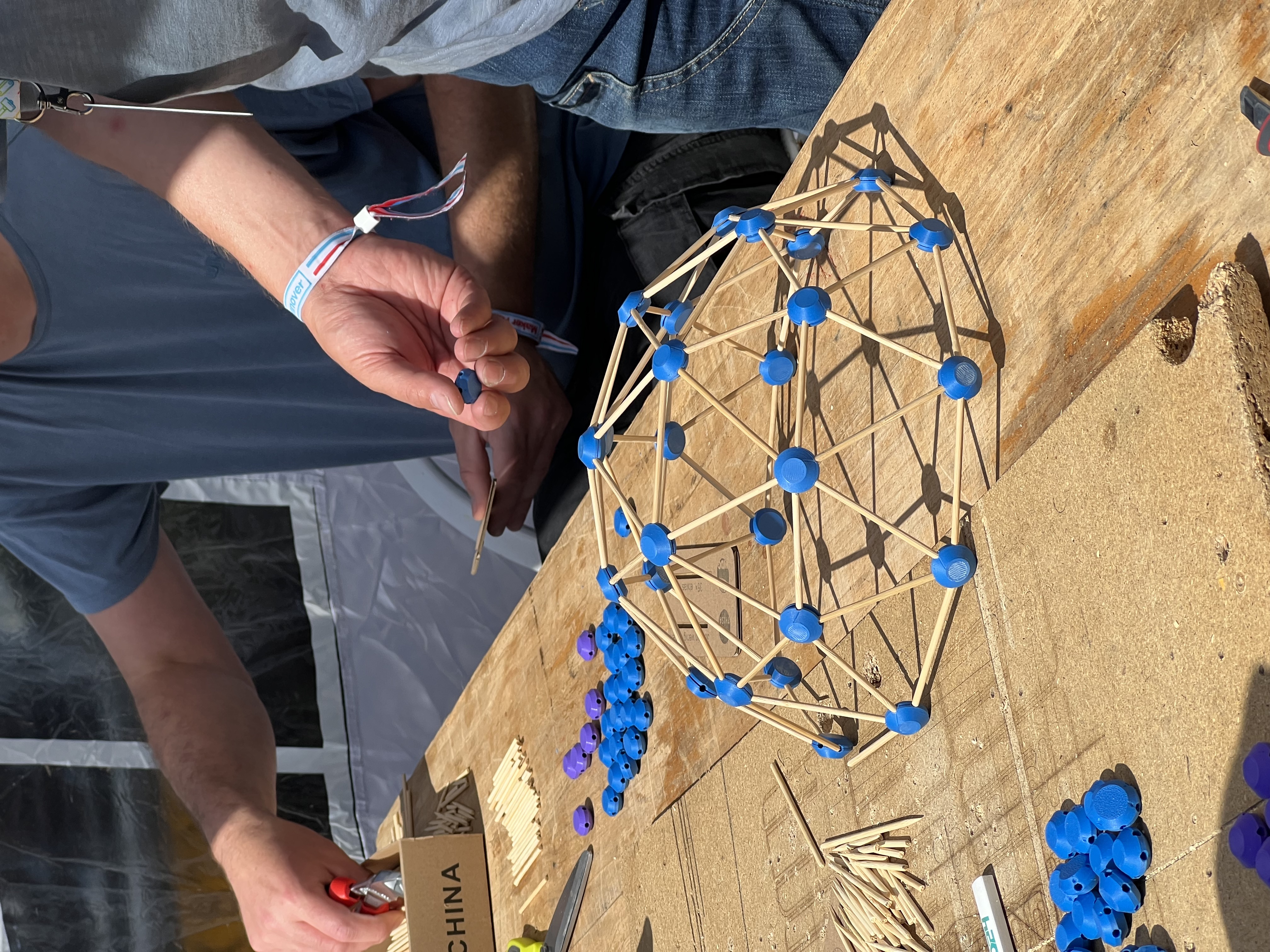 Miniatura 7 do modelo 3D Simple Geodesic Dome Model