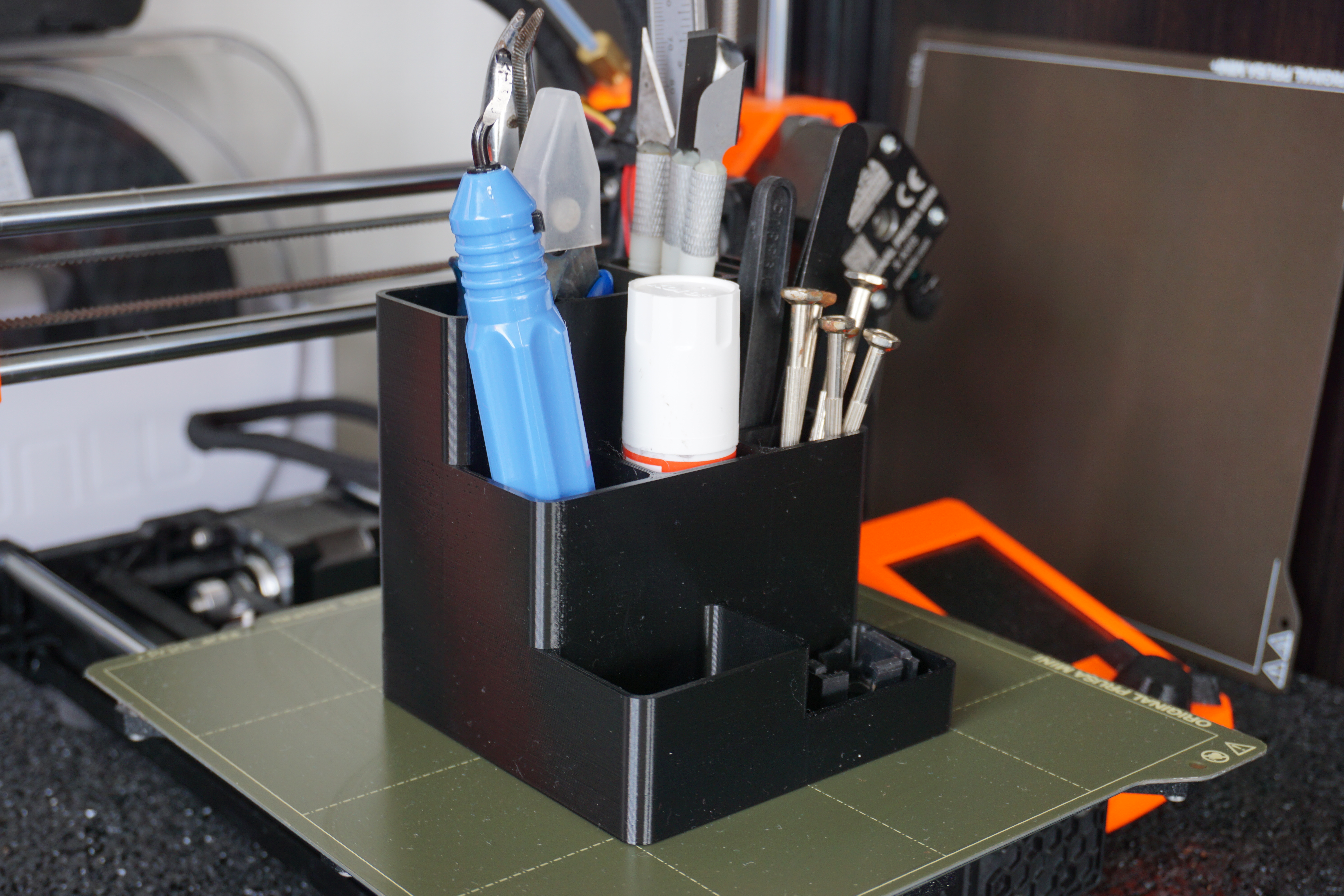 Minimalist 3D tools and desk organizer