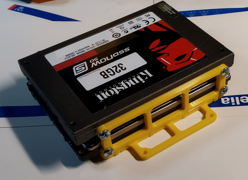 Miniatura 2 do modelo 3D HDD adapter double stack