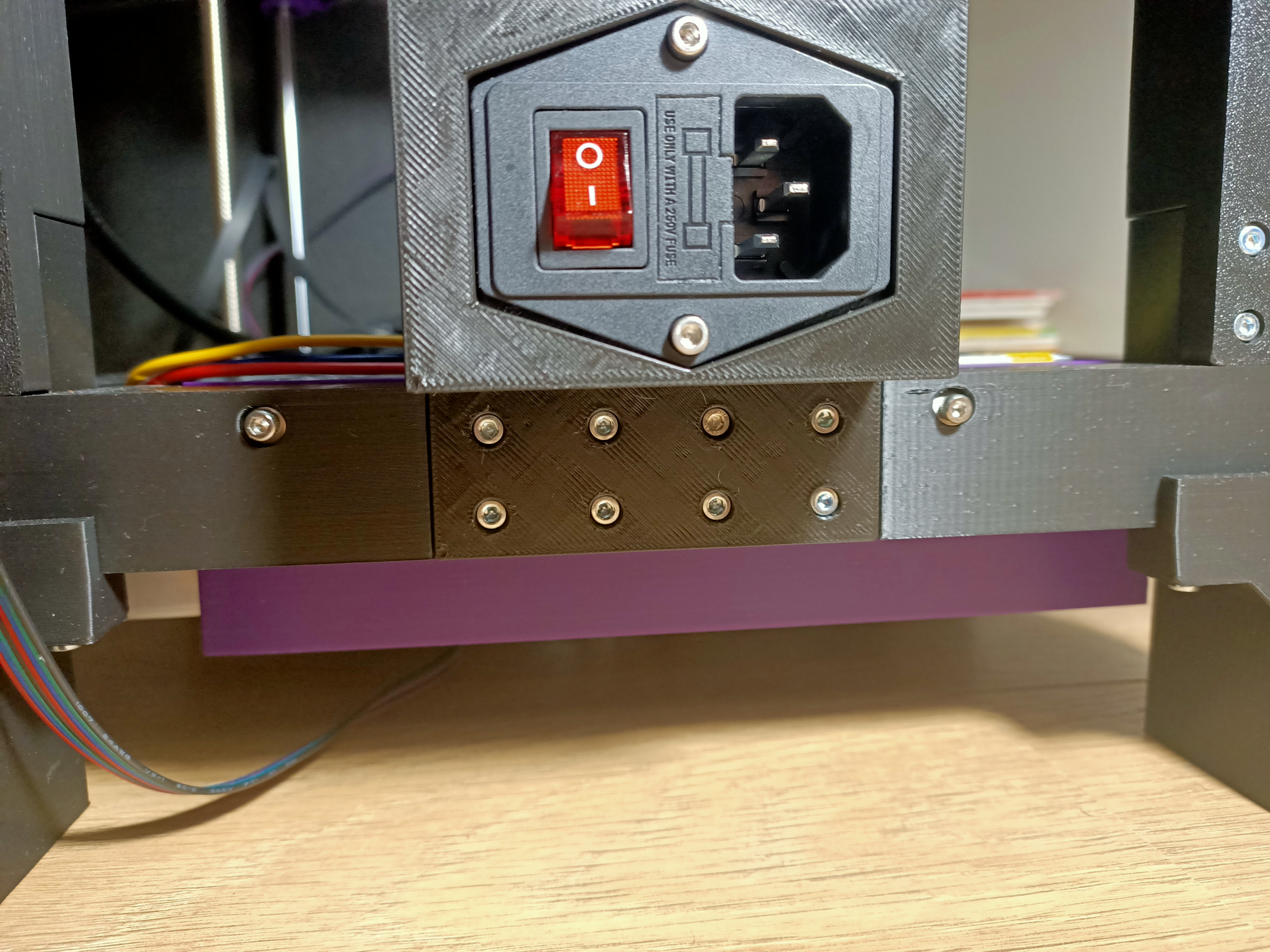 Miniatura 2 do modelo 3D The100 printable printer power socket