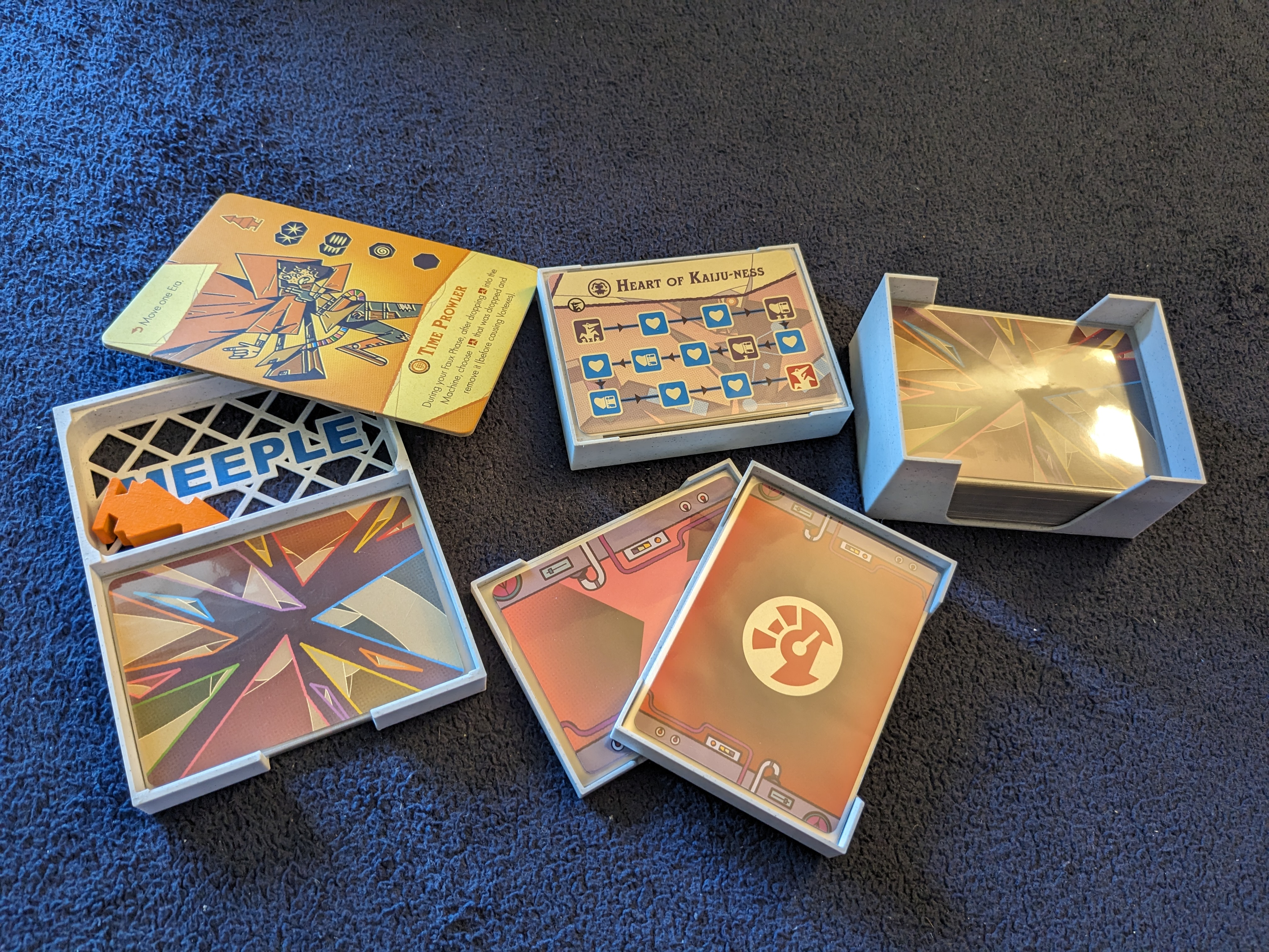 Remix of @_741944's The Loop Board Game Insert for Larger Sleeves
