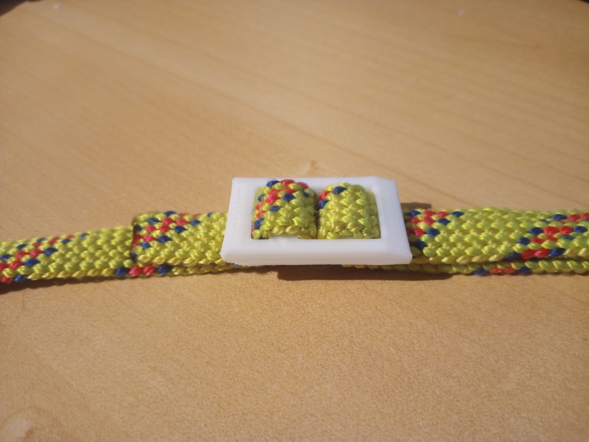 Climbing rope belt buckle