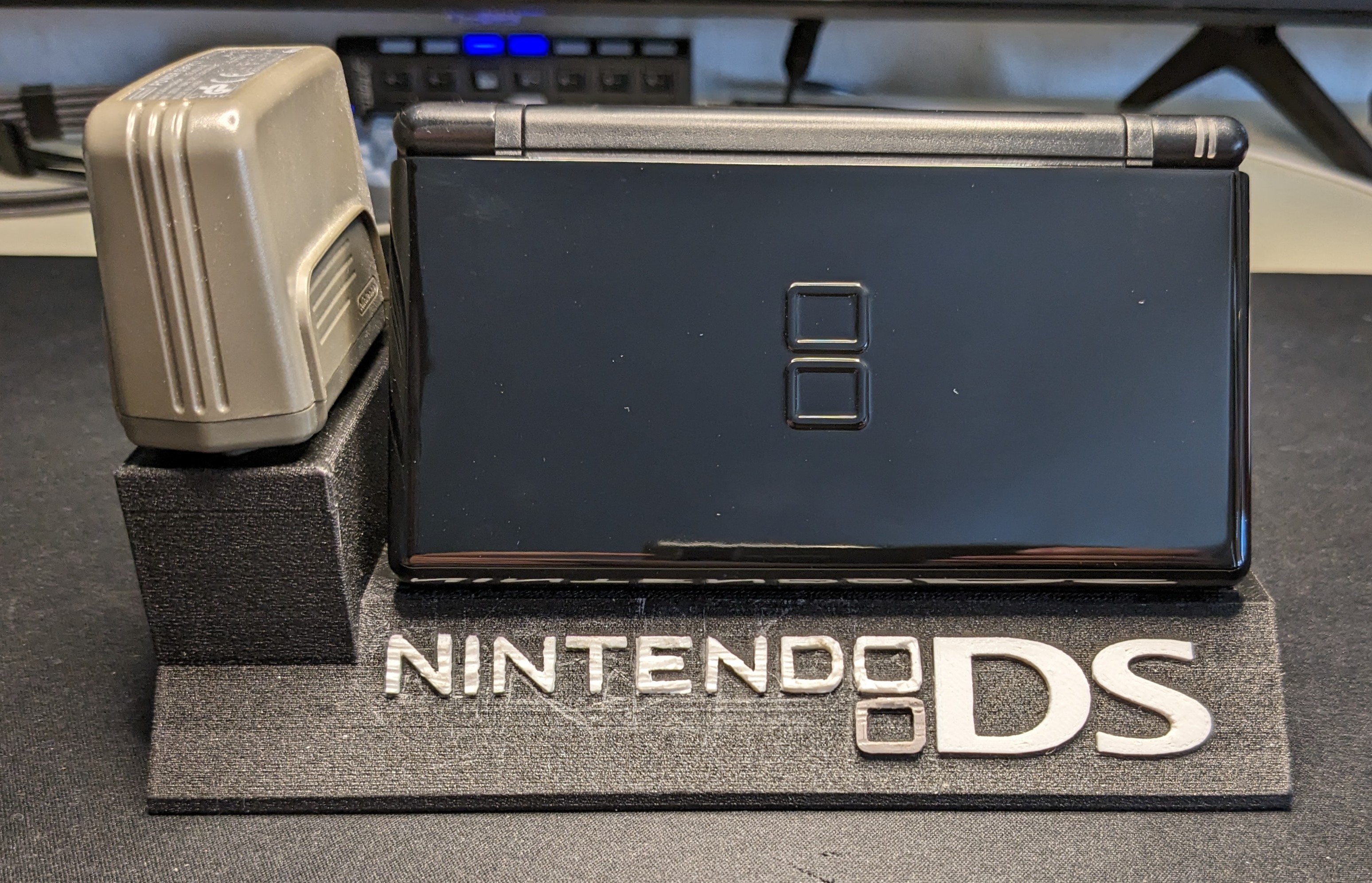 Miniatura 2 do modelo 3D Nintendo DS Stand (Mini)