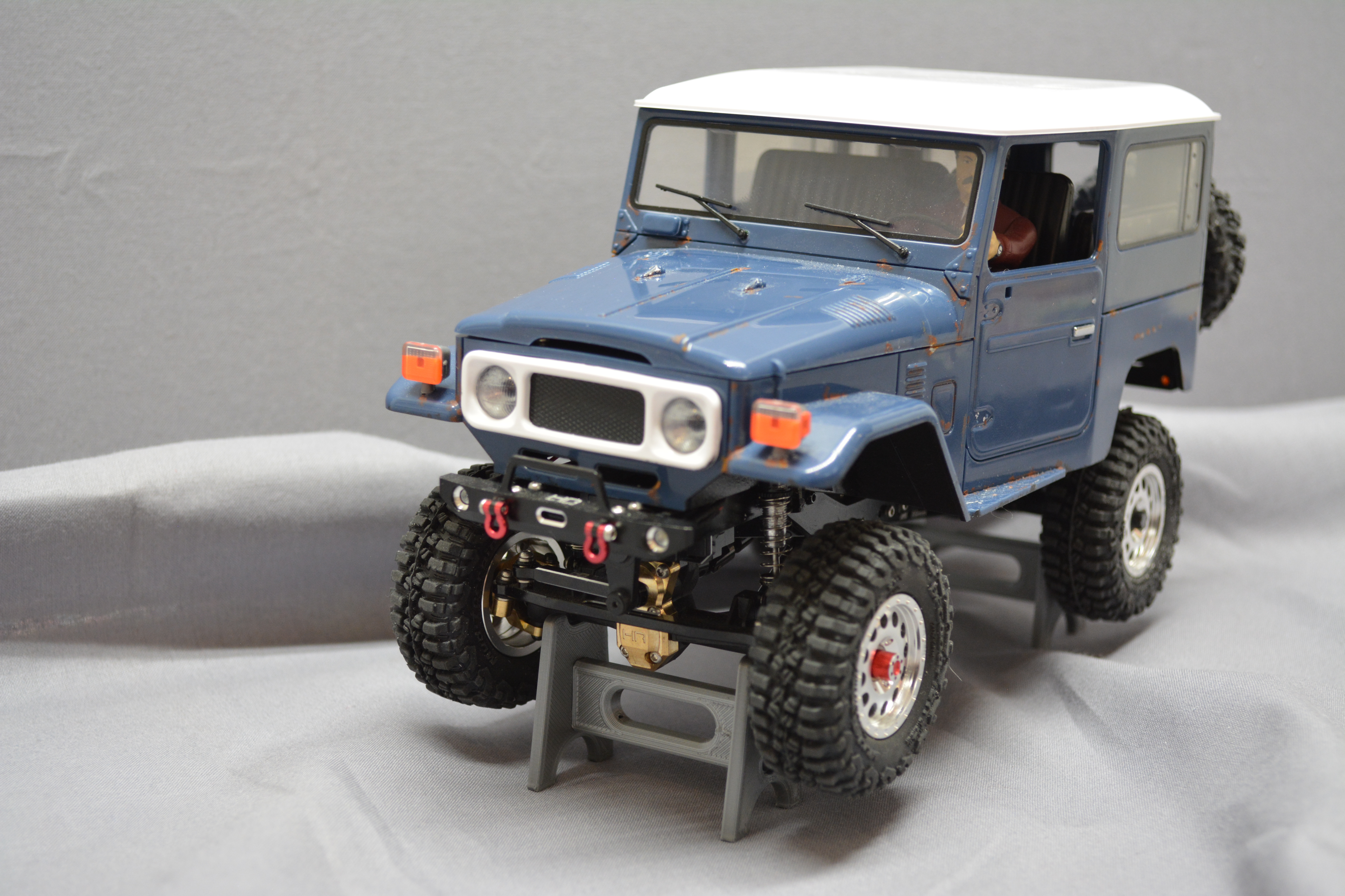 SCX24 Sawhorse Style Vehicle Stands
