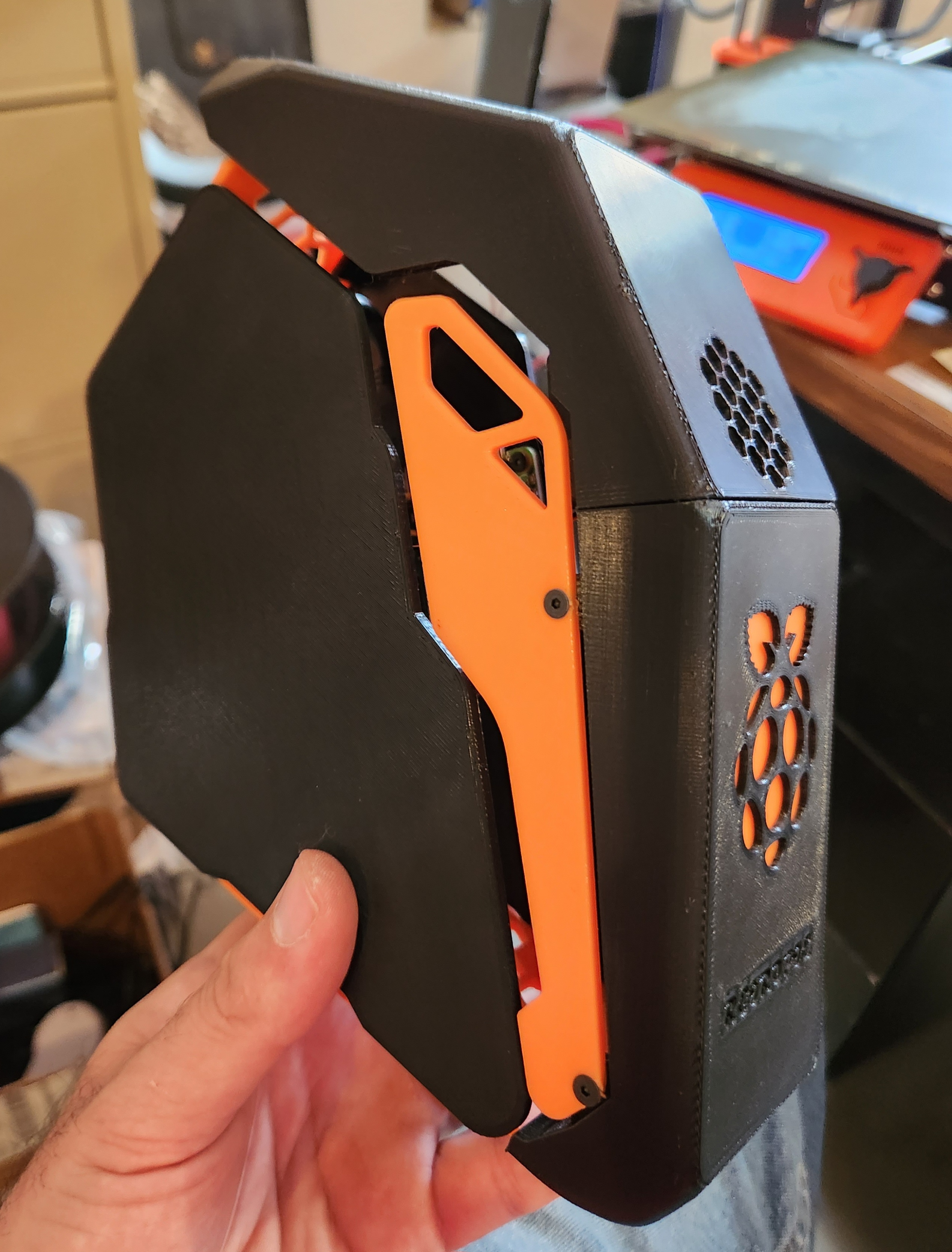 Miniatura 24 do modelo 3D Raspberry Pi Gaming PC style Case
