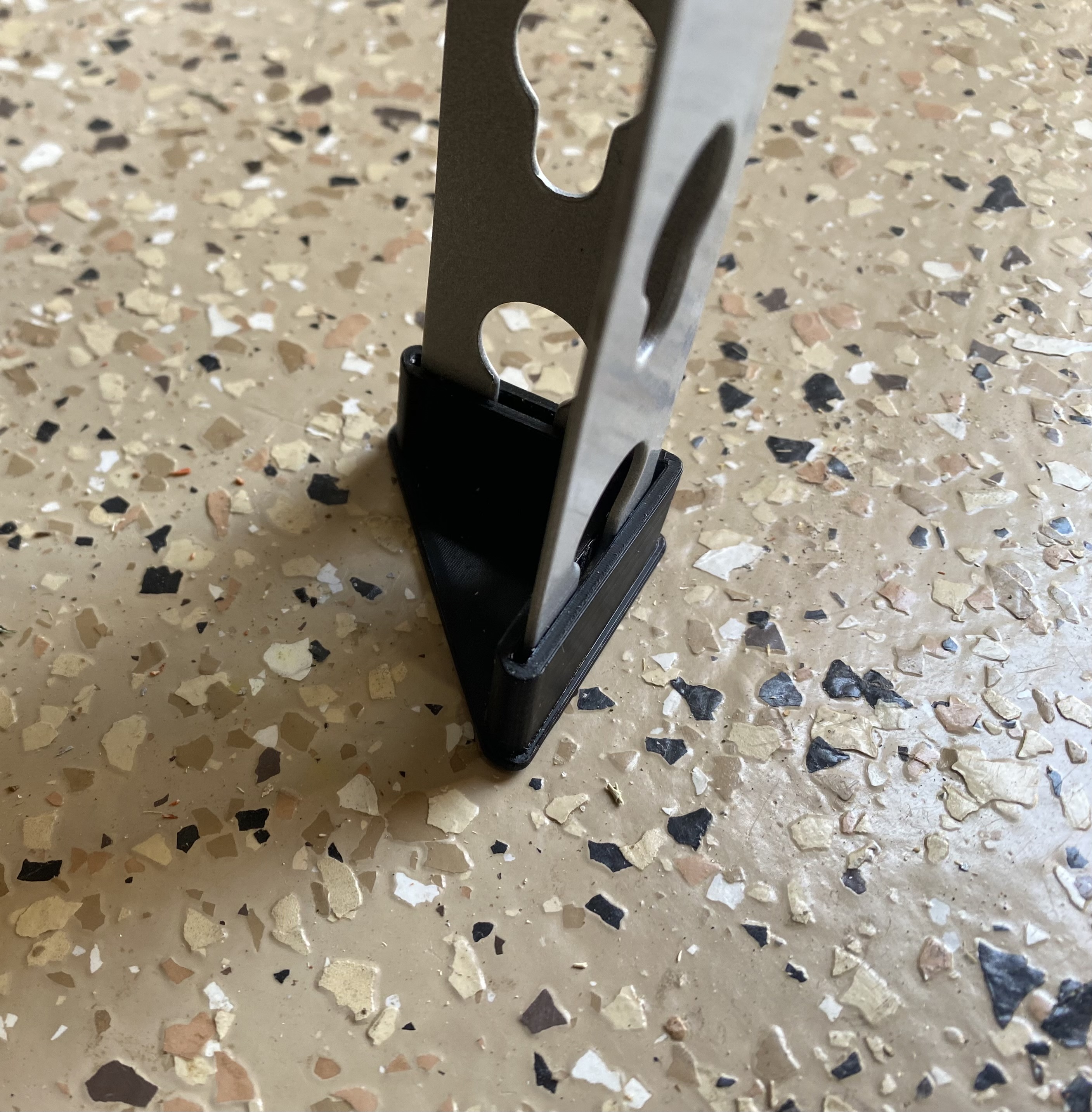 Husky Shelf footplate (Rivet Shelving Footplate) by rdstov Download