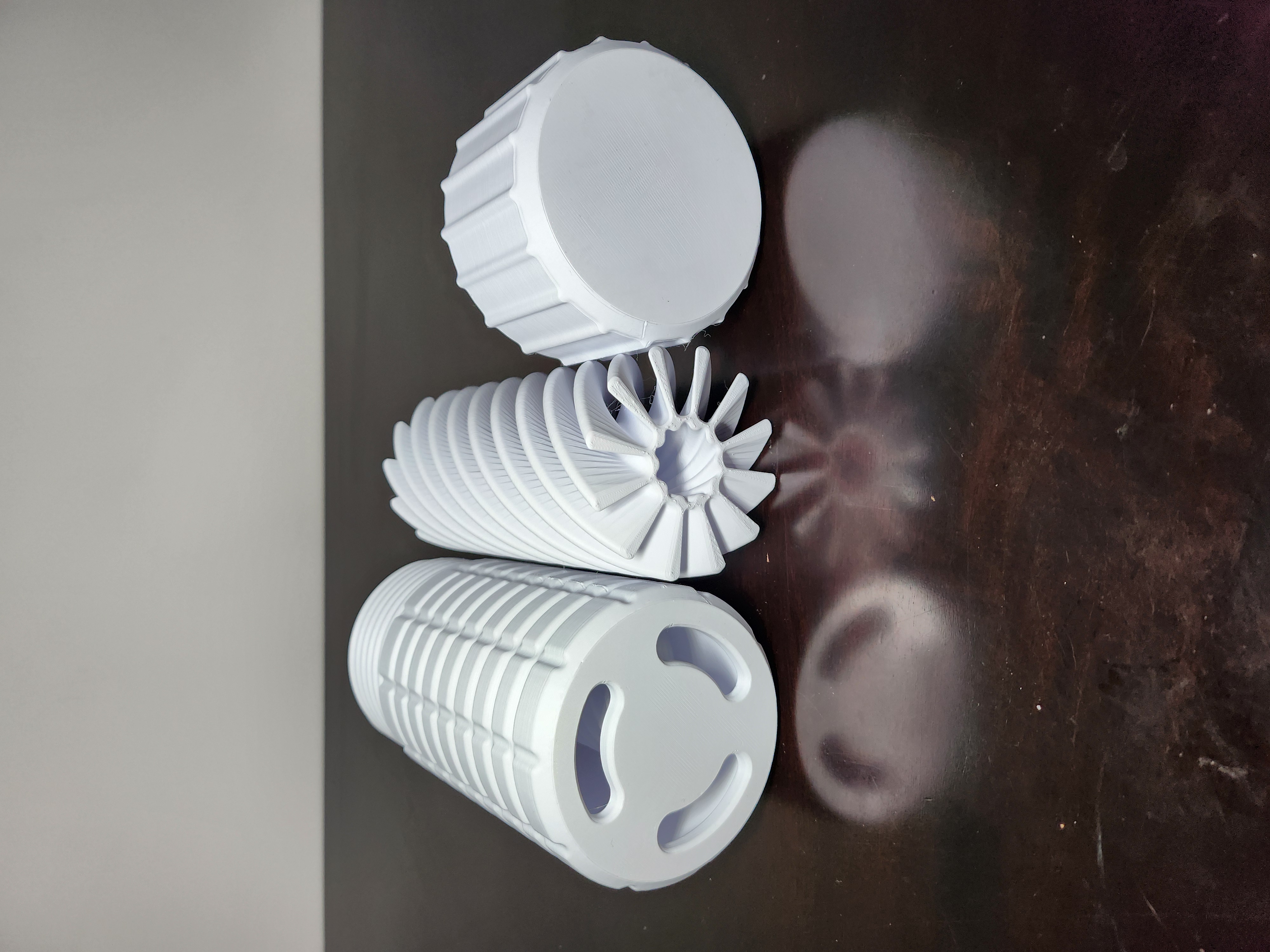 Miniatura 8 do modelo 3D Spinning Fidget Container