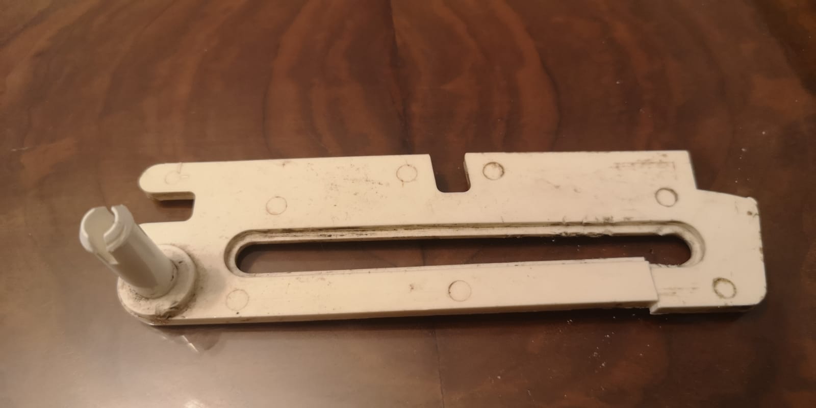 Basement window  - broken console, Stop bar plastic, Holder, latch - Kippschere