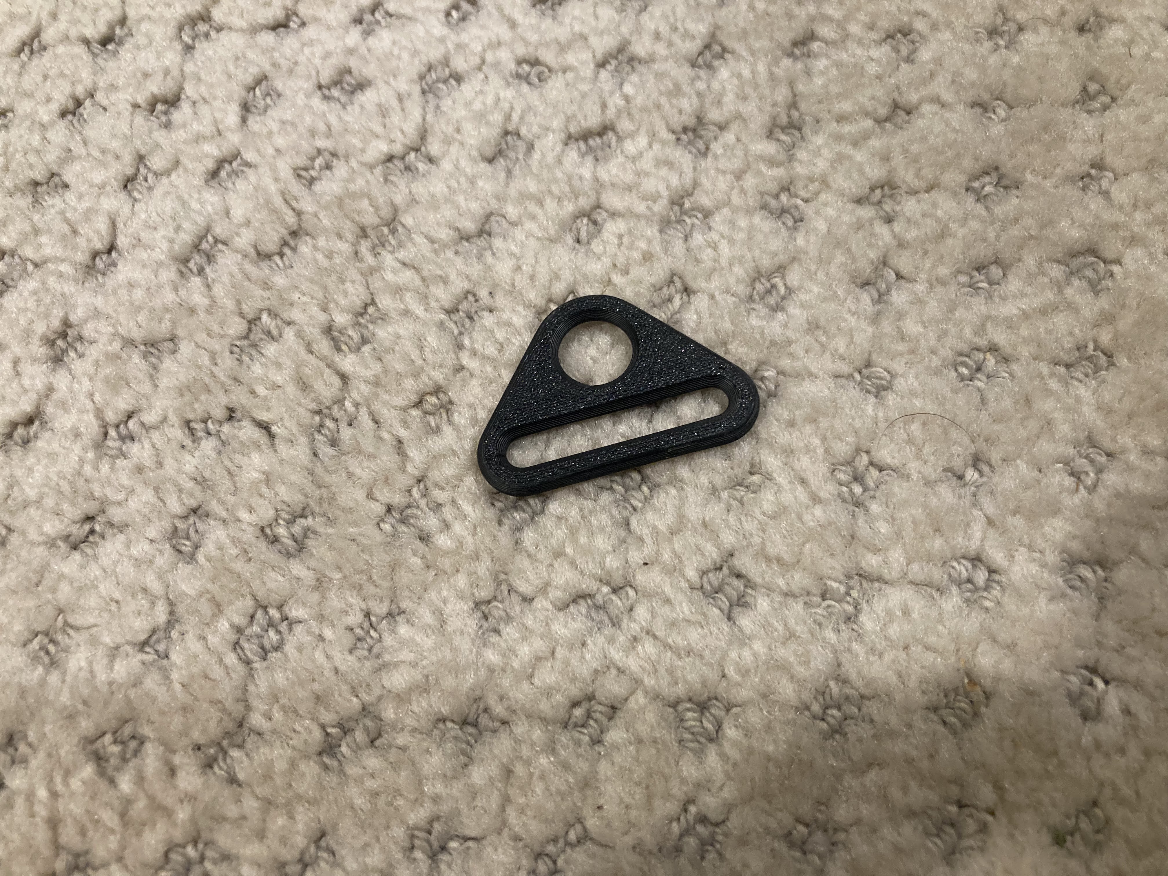 Miniatura 2 do modelo 3D Triangle ring for strap / webbing