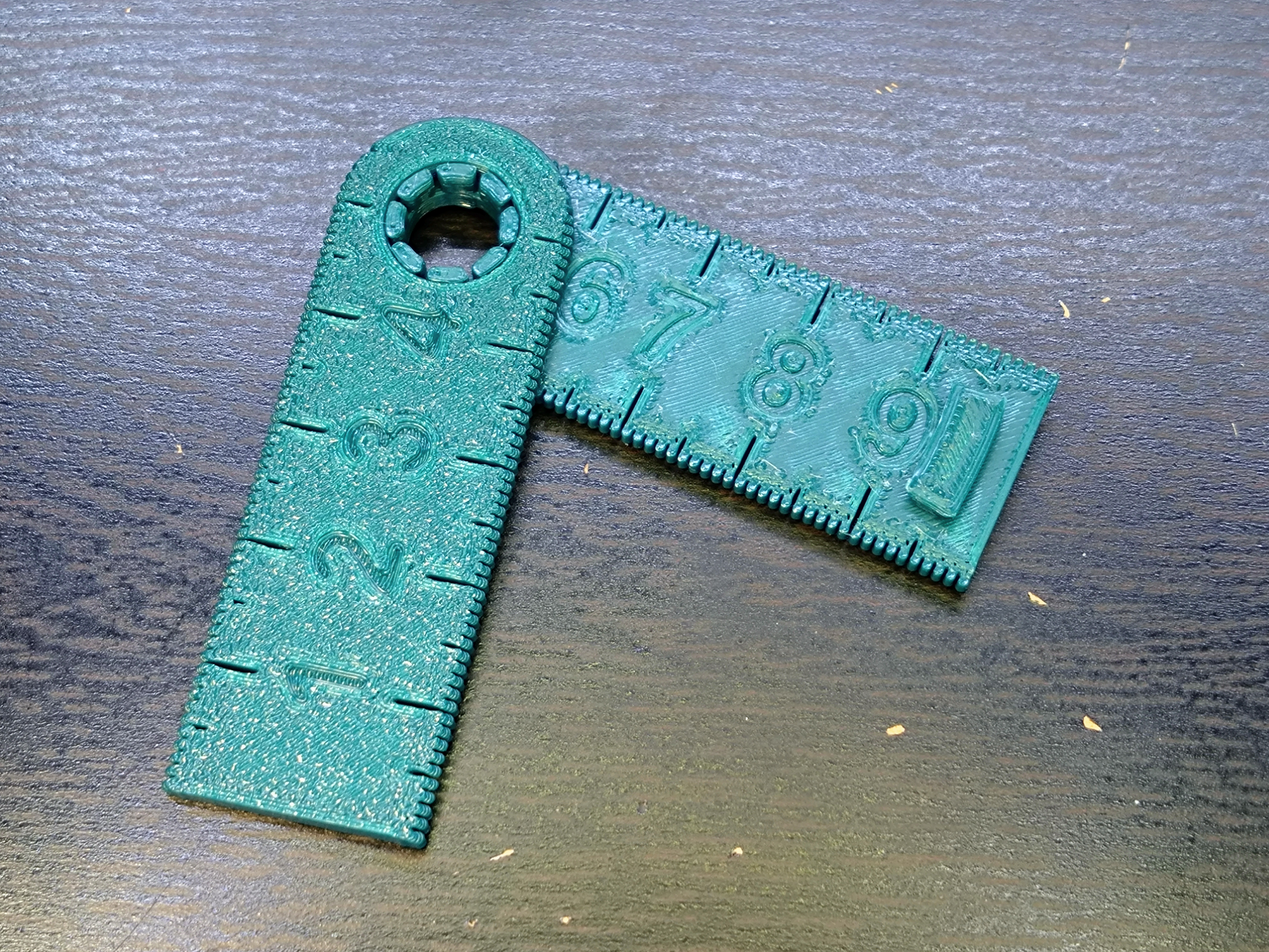Miniatura 2 do modelo 3D Keychain rule 10cm