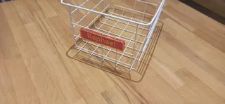 Sign/Name Plate design for wire baskets