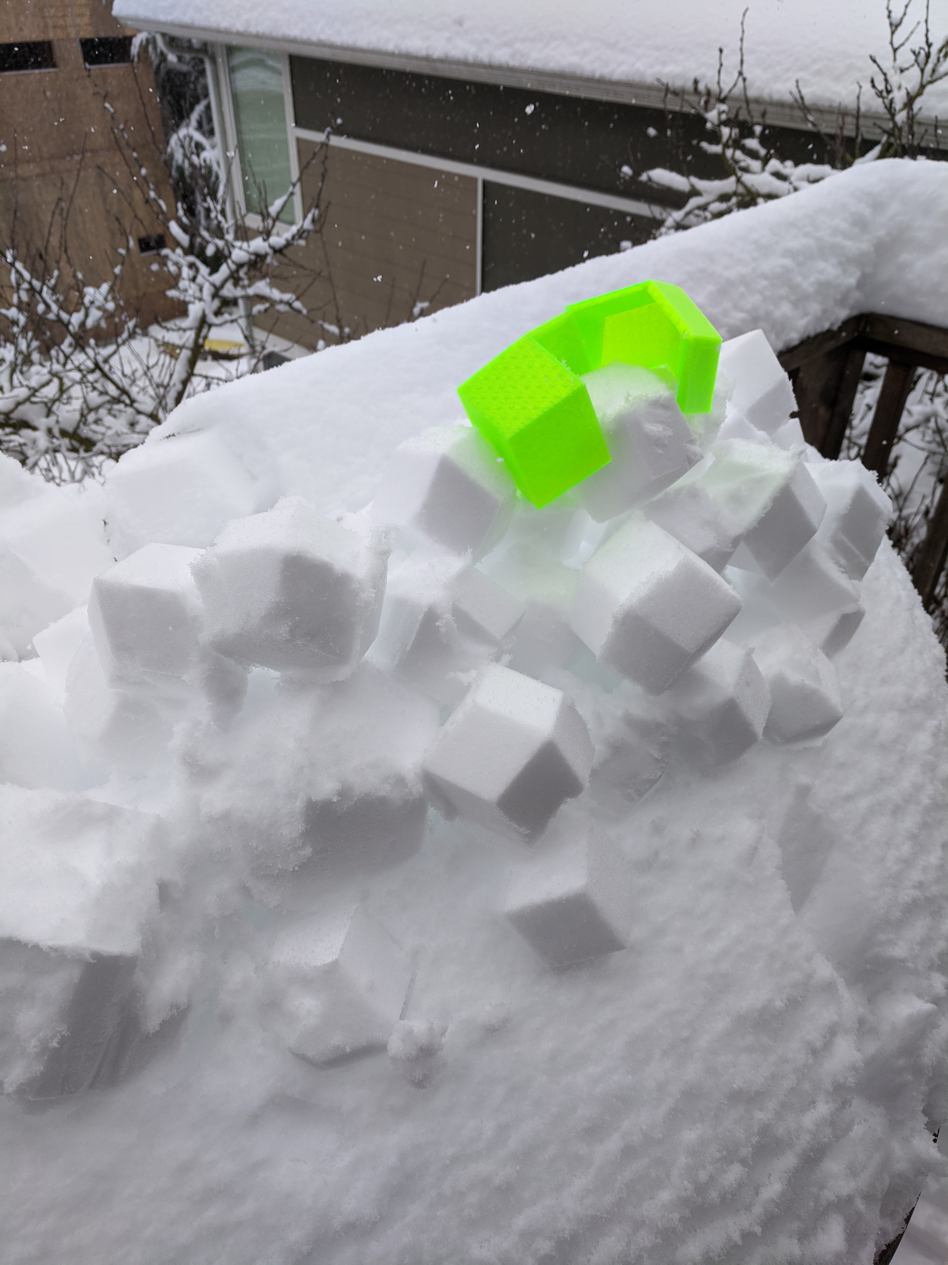 Snowdecahedron impossible snowball maker