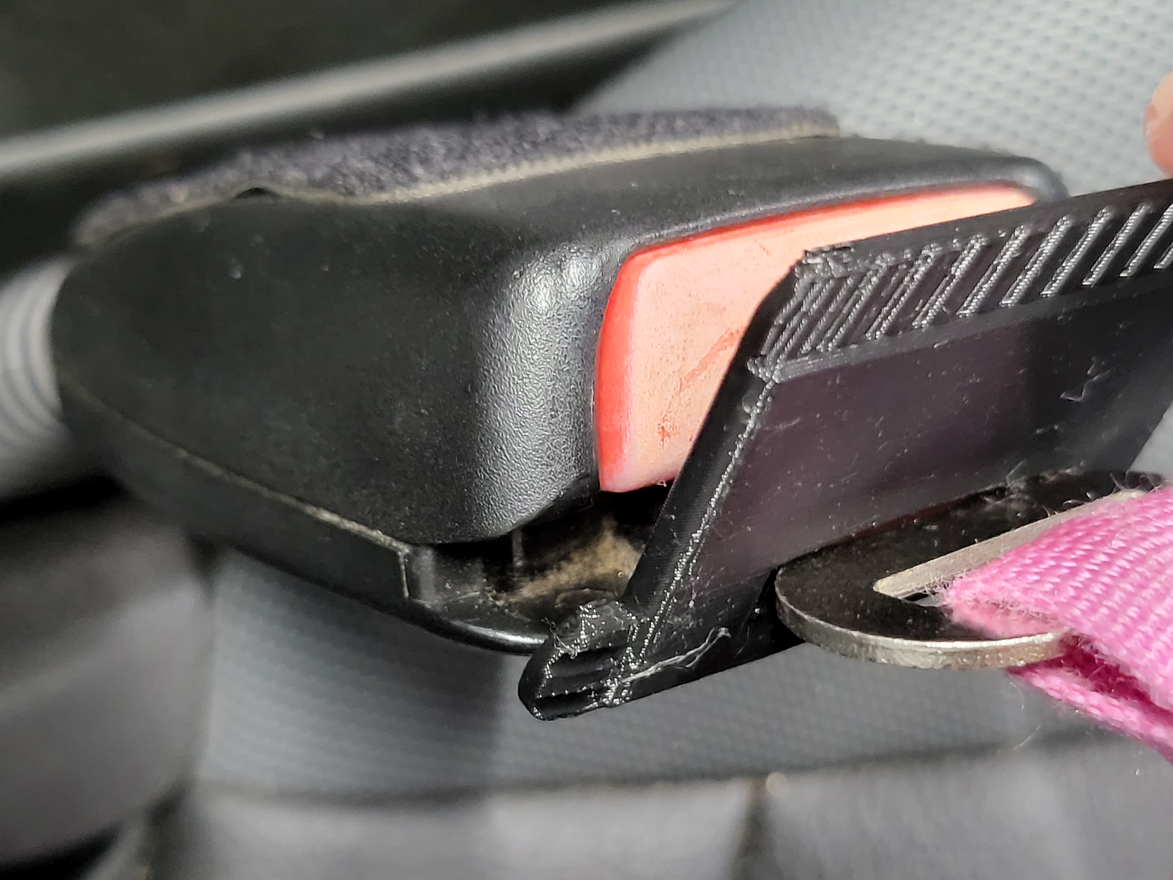 Seatbelt Child Lock Closed Loop by Christopher Rich Download free STL