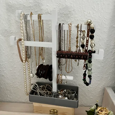 Zoe's Jewelry Stand