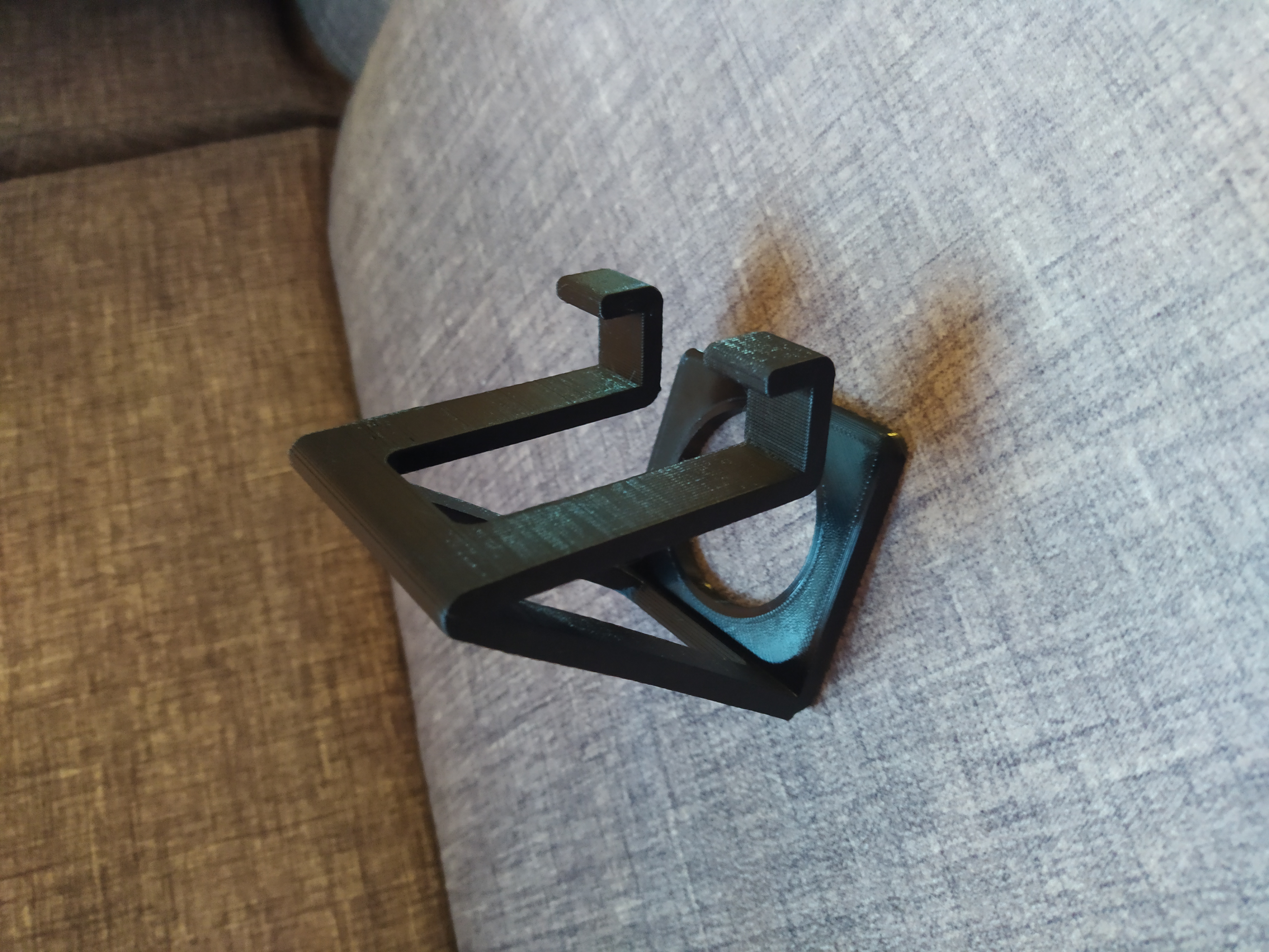 Minimalist Smartphone Holder