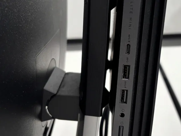 Vesa Mount vor HP E272q Monitorstand