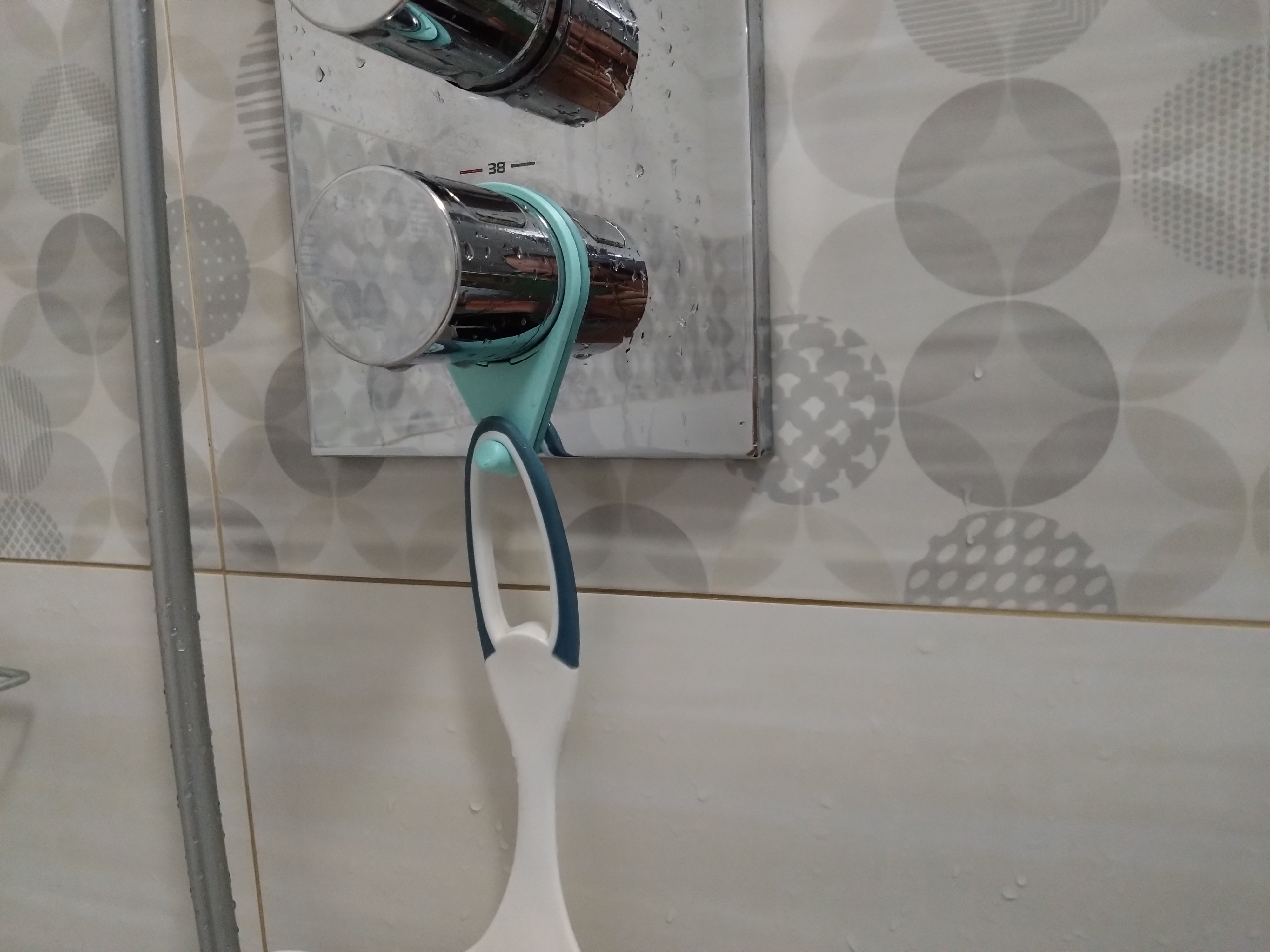 Miniatura 2 do modelo 3D Shower Squeegee Holder