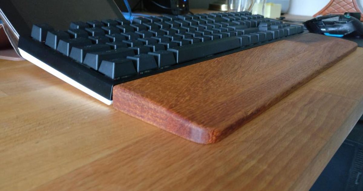 Keyboard Wrist Rest by PjotrStrog Download free STL model
