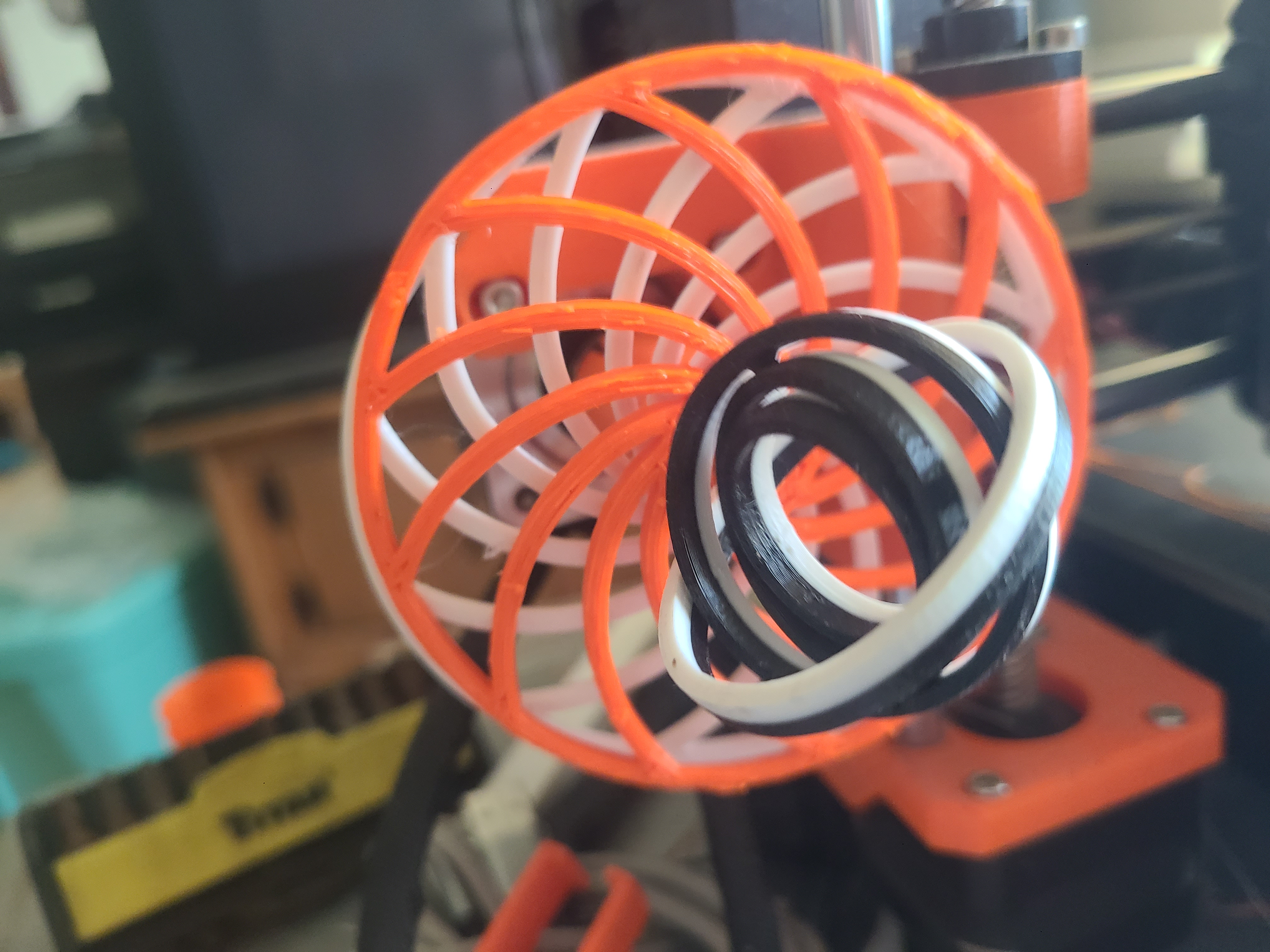 An optical illusion for the Prusa MK3S x-axis with mount for gyroscope