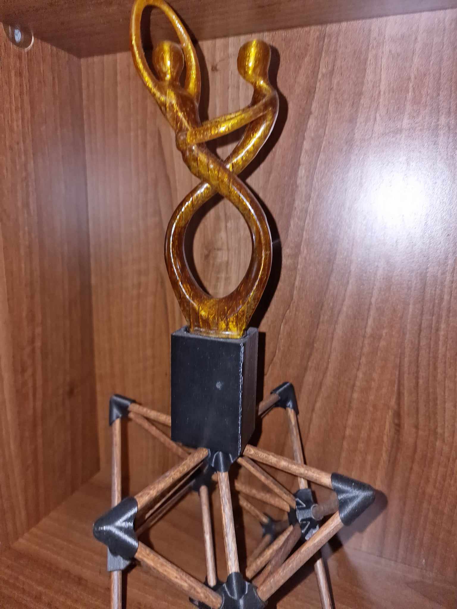 Love Dance Couple Statue