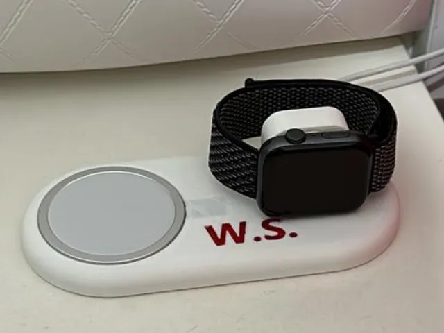 Apple Magsafe and Apple Watch Dock